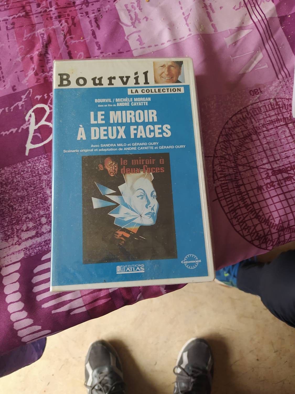 Le Miroir A Deux Faces