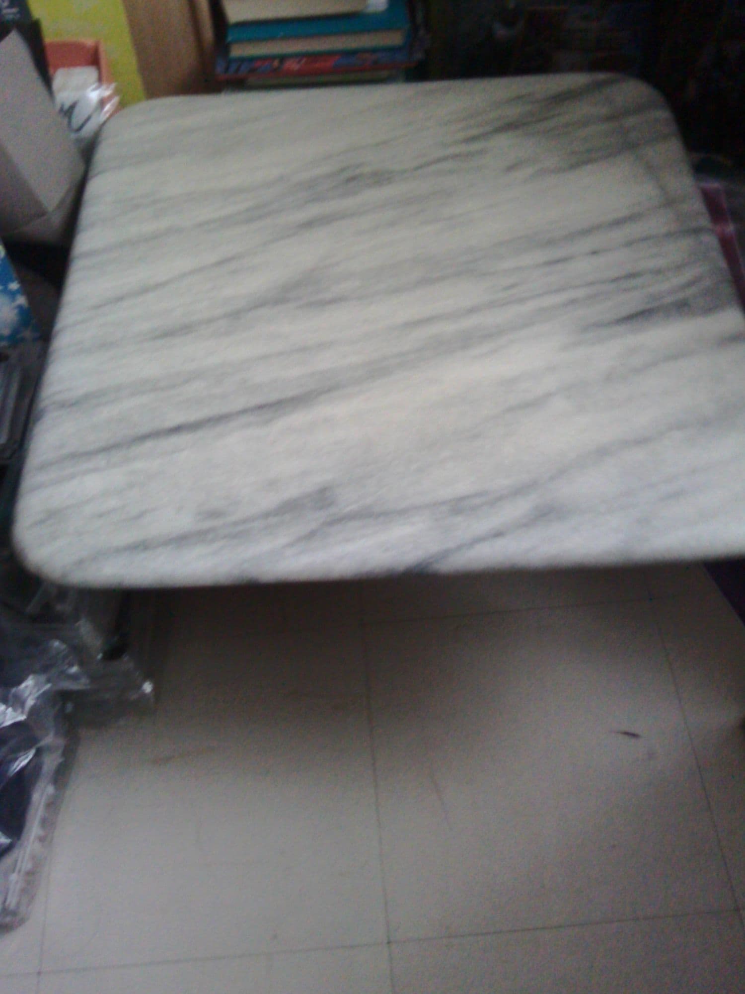 Table basse en marbre