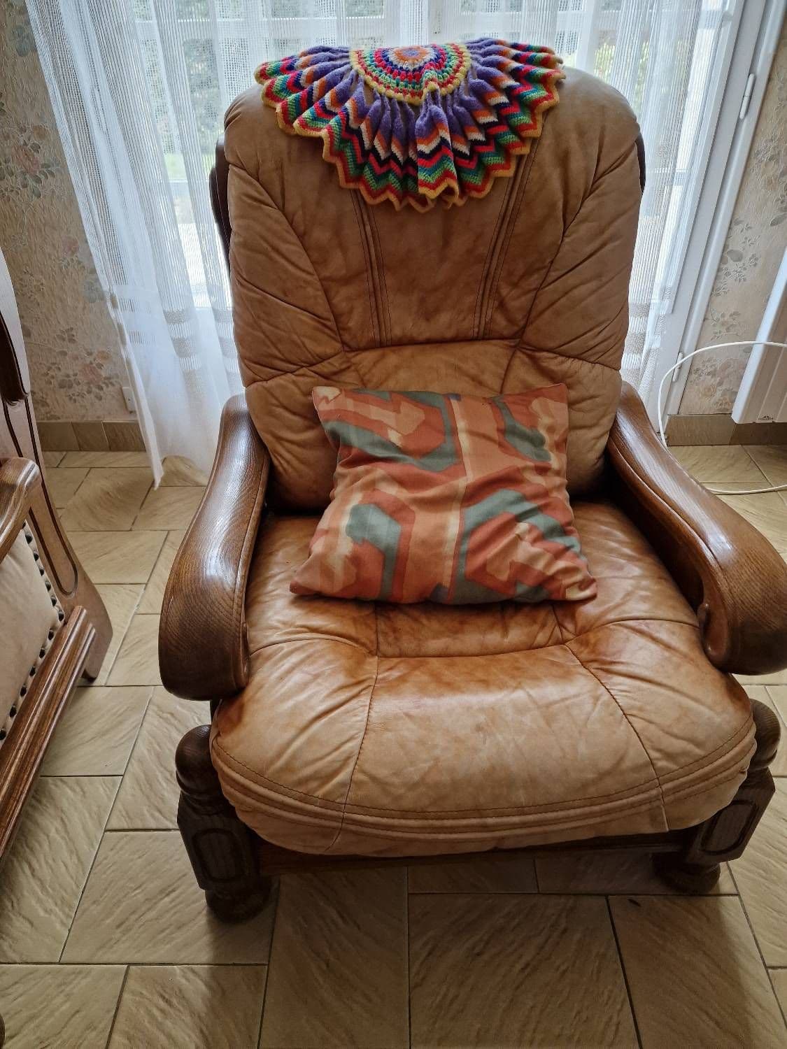 A Vendre  Canapé + 2 Fauteuils