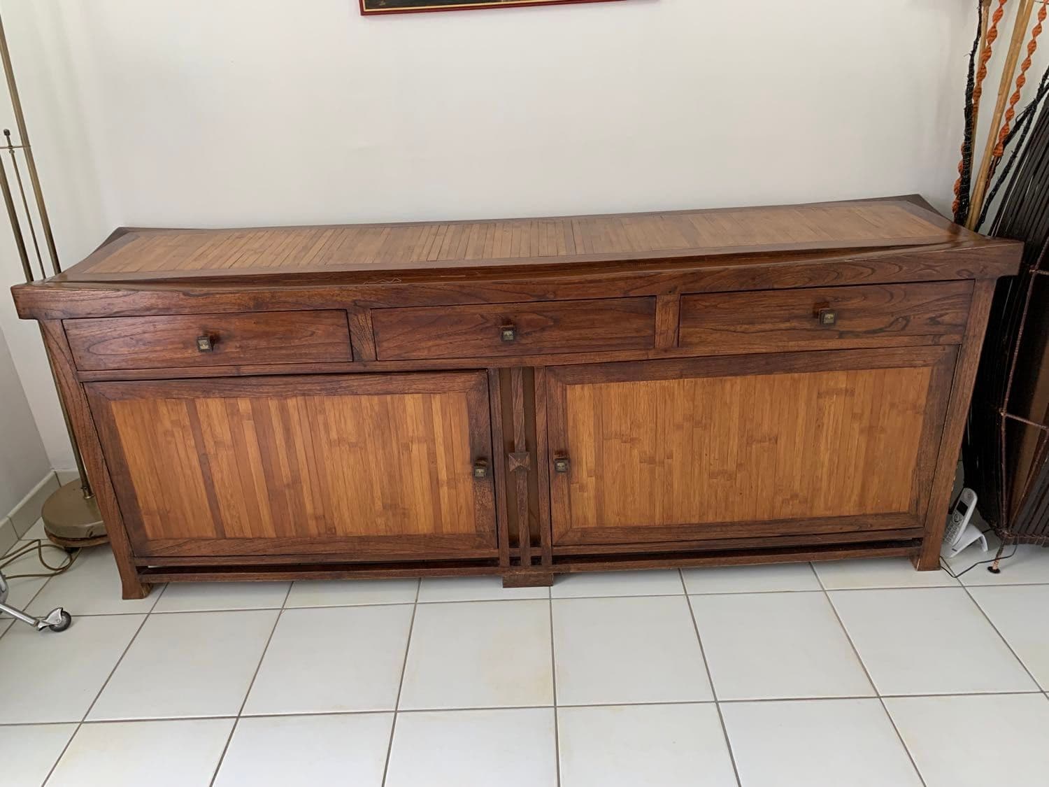 Salle À Manger Table, 7 Chaises Plus Un Buffet Bas Teck Et Bambou