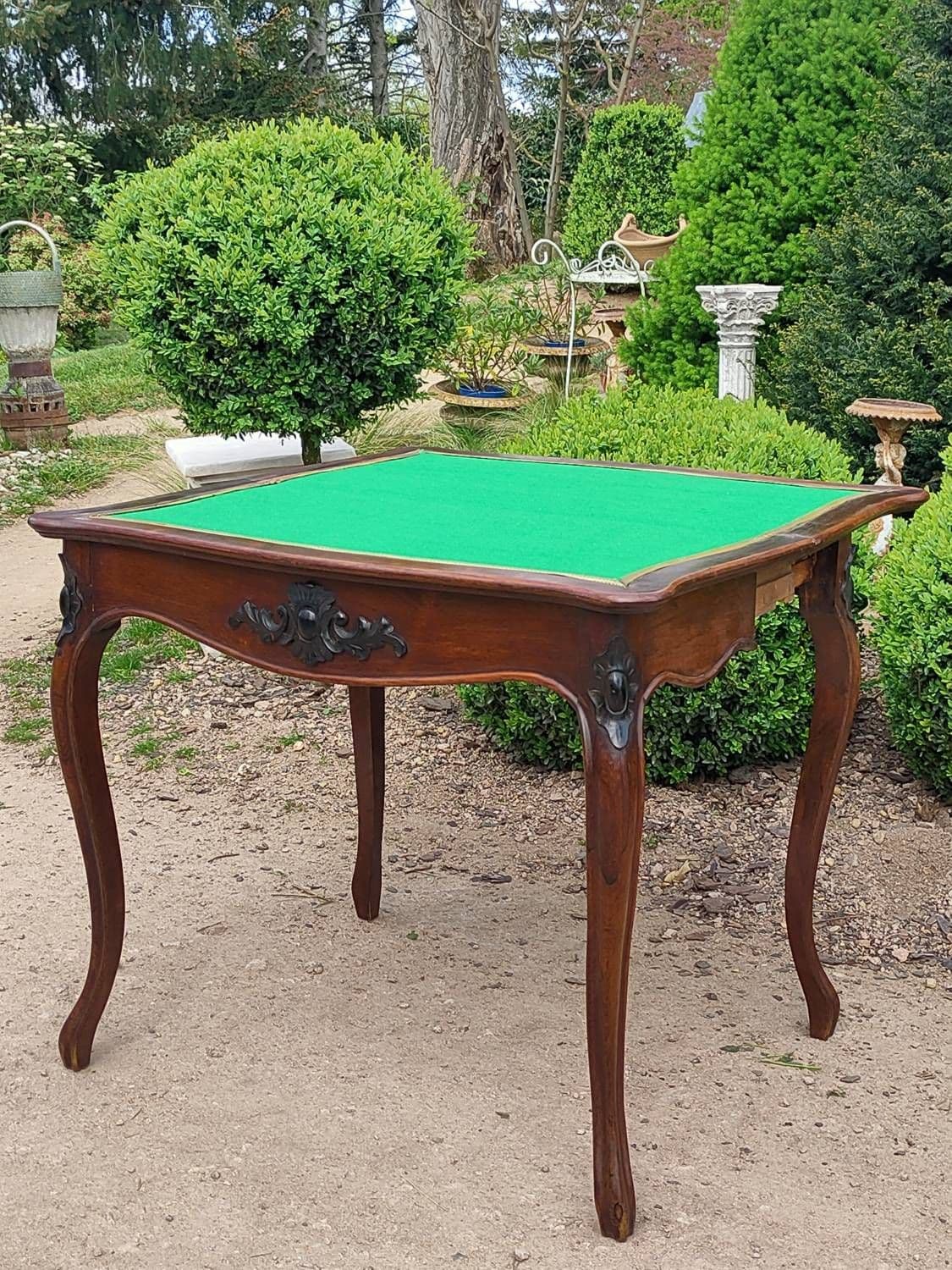 Ancienne Table De Jeux En Merisier