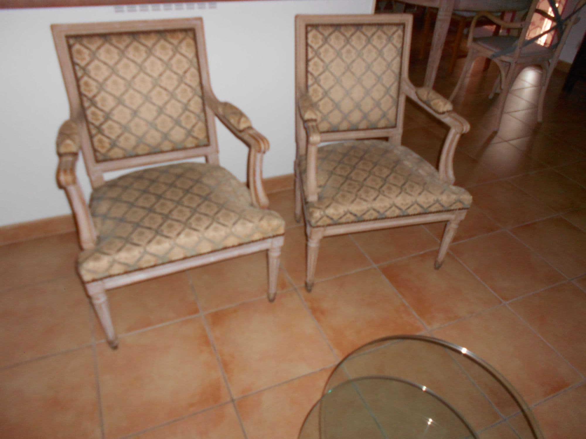 Paire de fauteuils de style Louis XVI