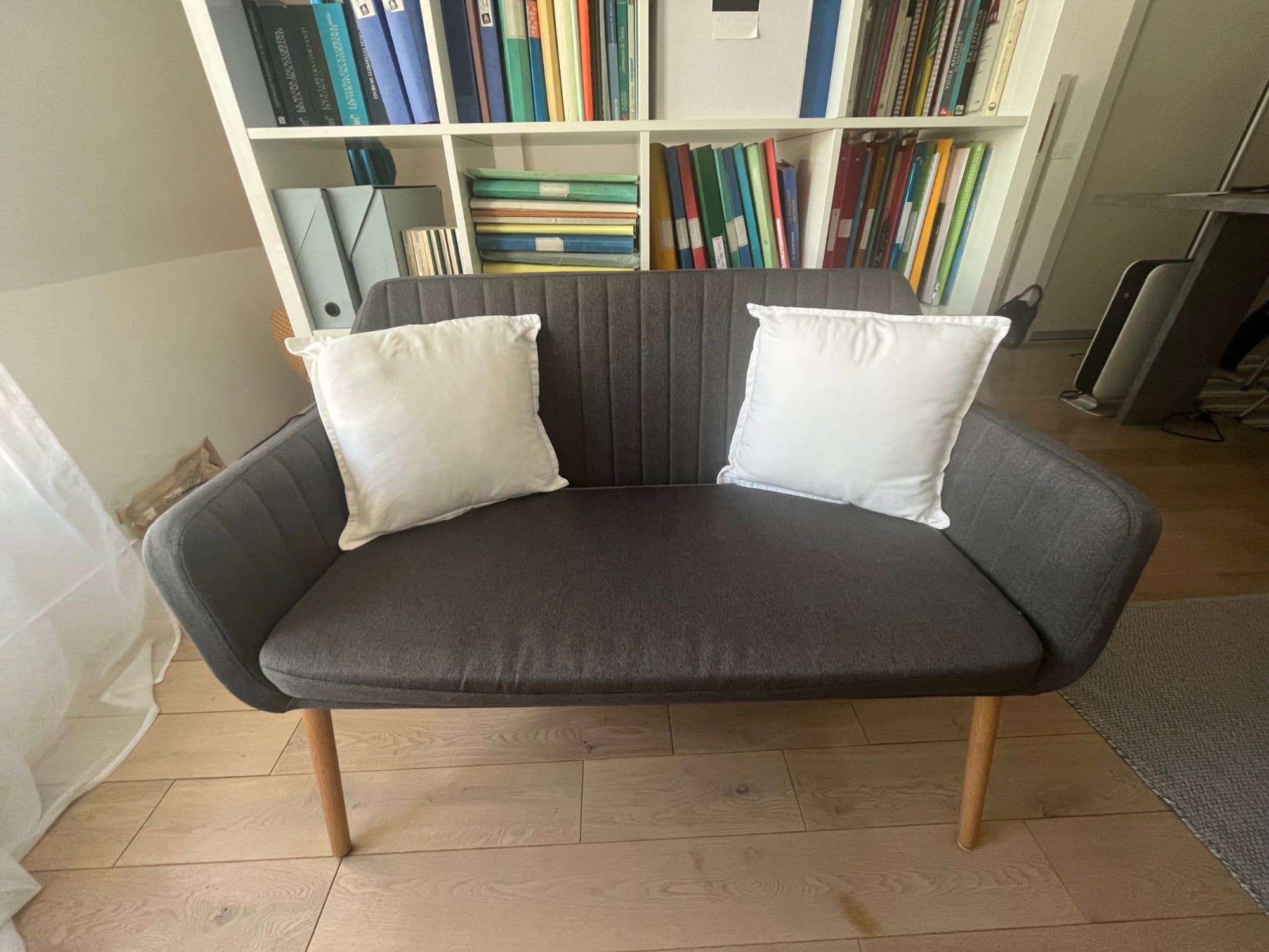 Banquette Scandinave 2 Places Miliboo En Tissu Gris Anthracite Et Bois Clair Aleyna