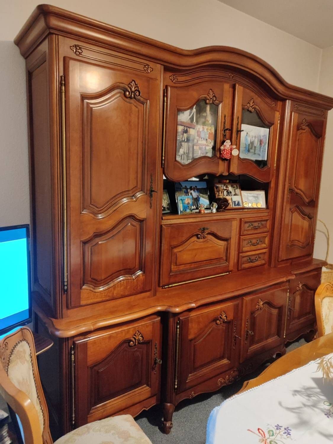 A vendre salle à manger en Merisier comme neuve