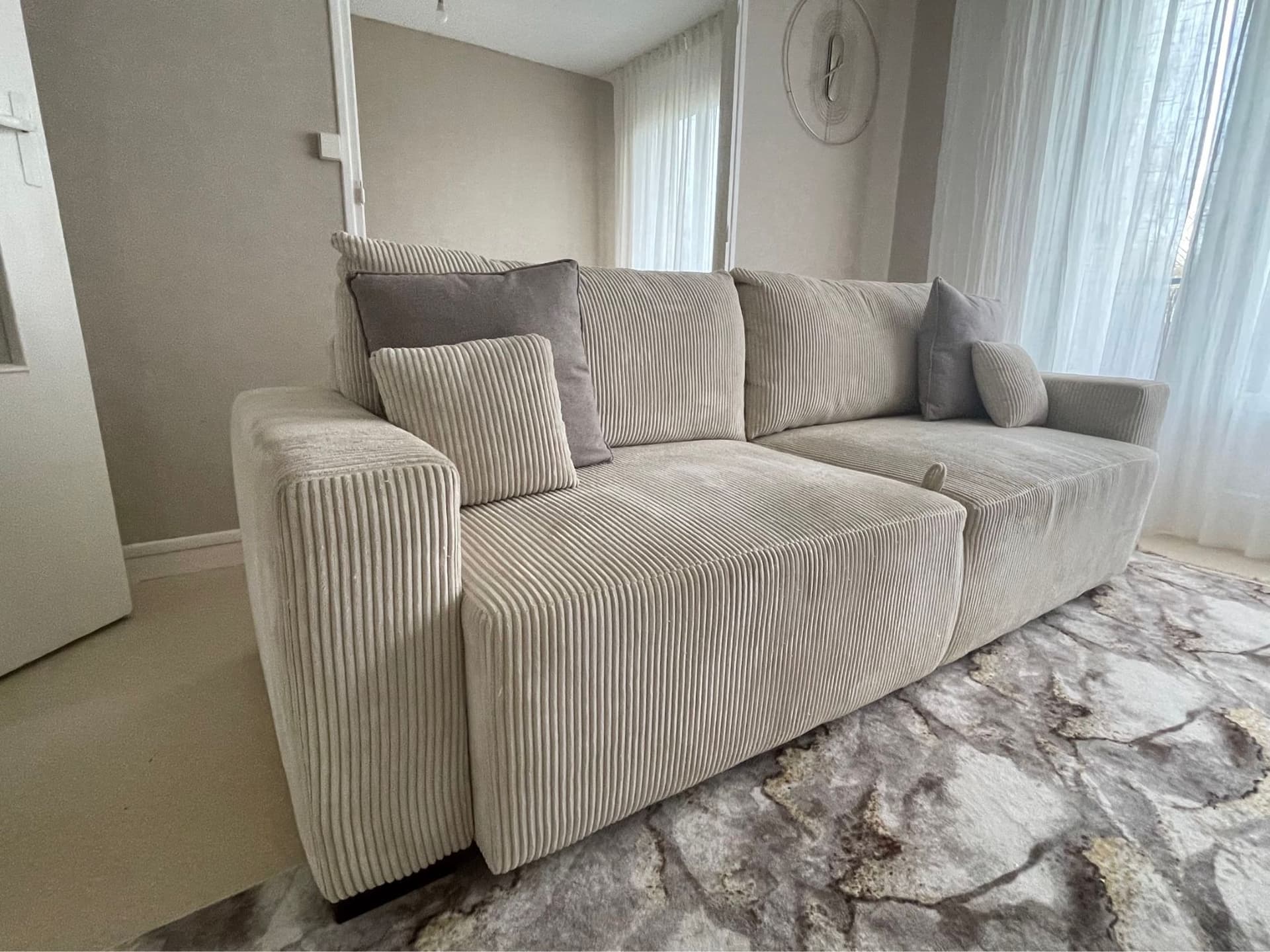 Canapé droit beige convertible velours côtelé