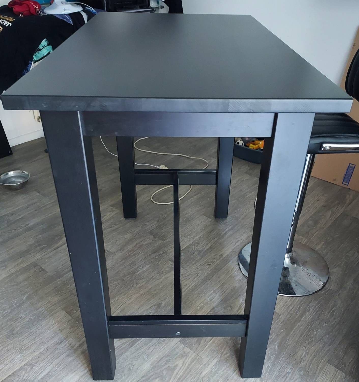 TABLE MANGE DEBOUT EXCELLENT ETAT DE COULEUR BRUN IKEA
