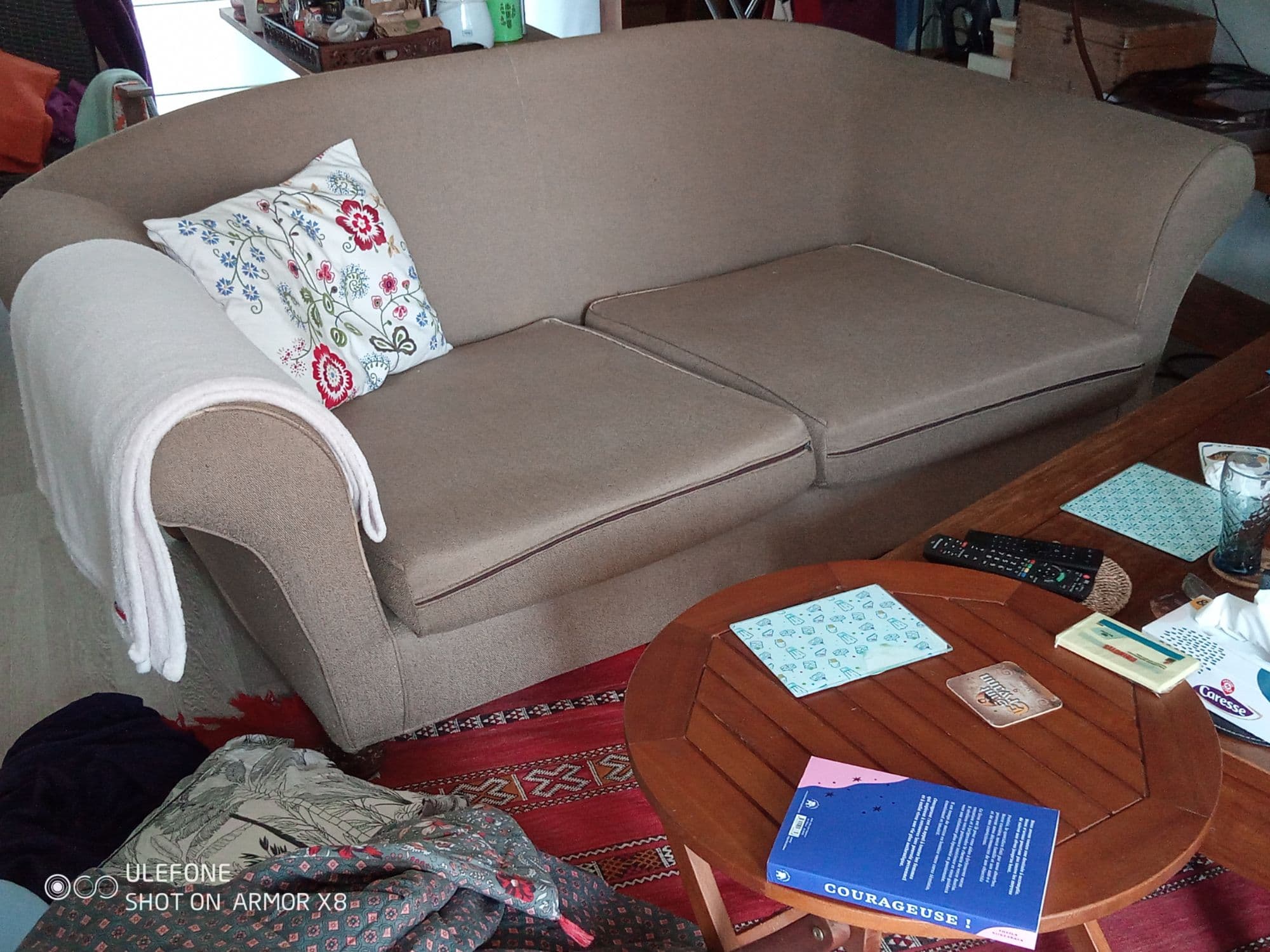 Canapé En Tissu Confortable & Généreux