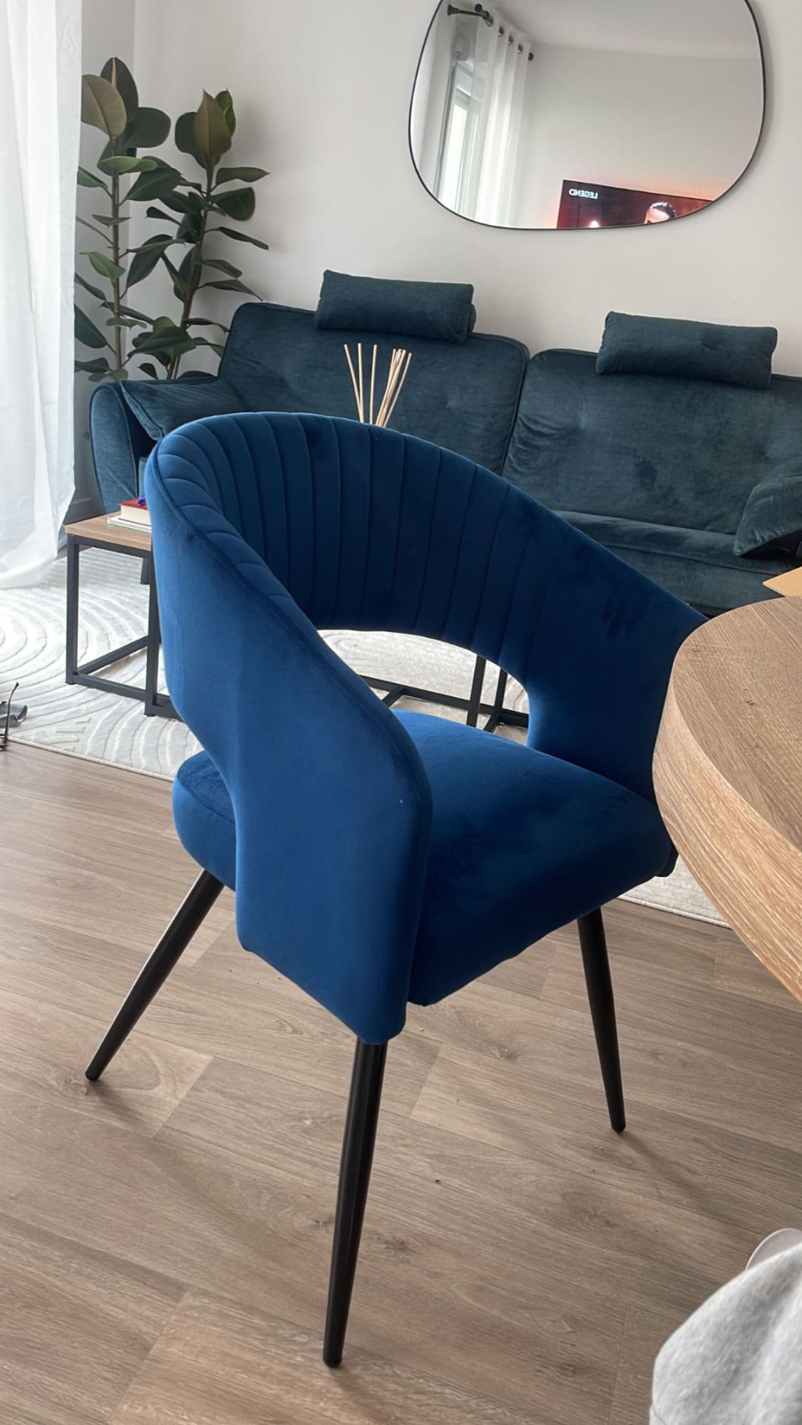 Lot 4 chaises bleues neuves sous emballage initial jamais utilisées