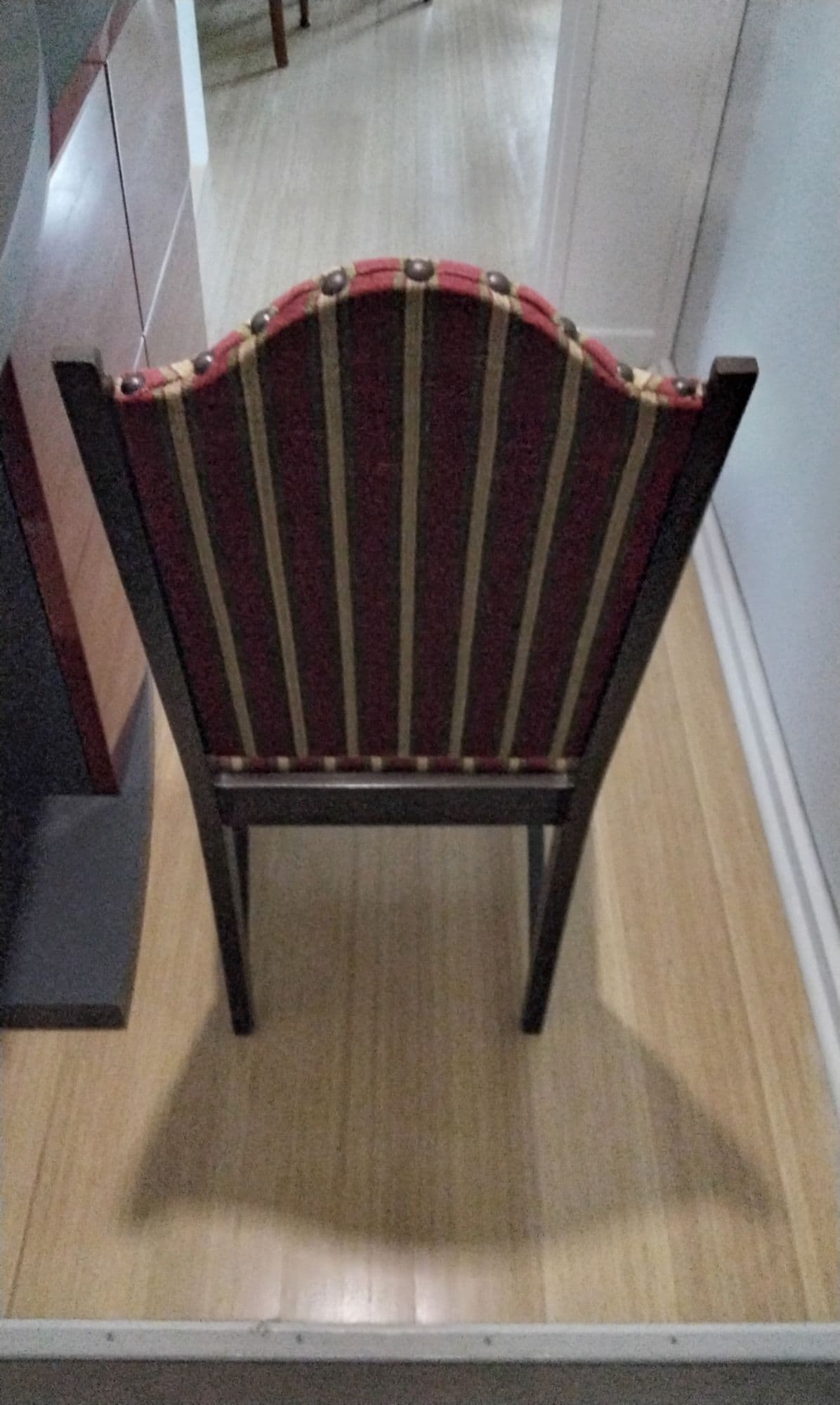 Lot de 6 chaises en bois massif et velours