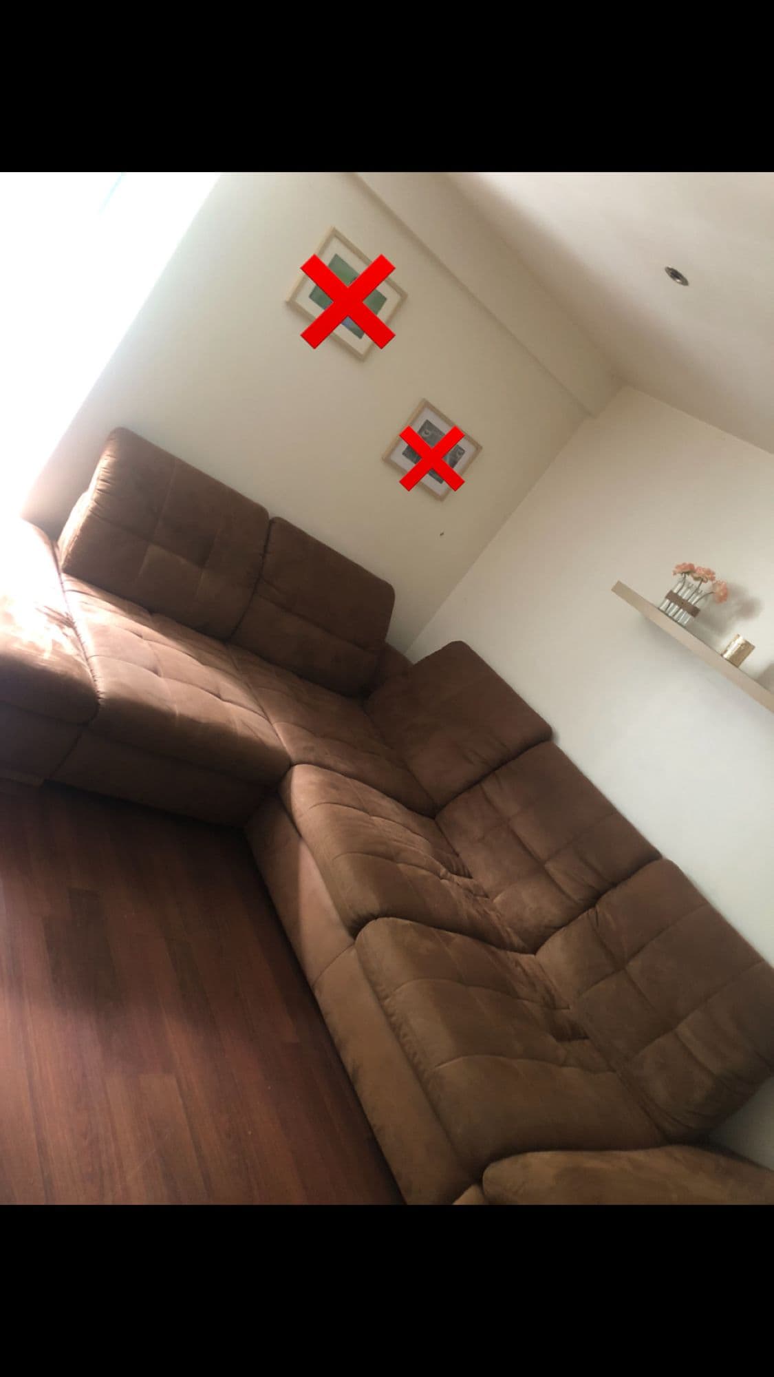 Canapé d'angle à vendre en très bon état toujours protéger. Les dossiers du canapé peuvent s'avancer aussi.