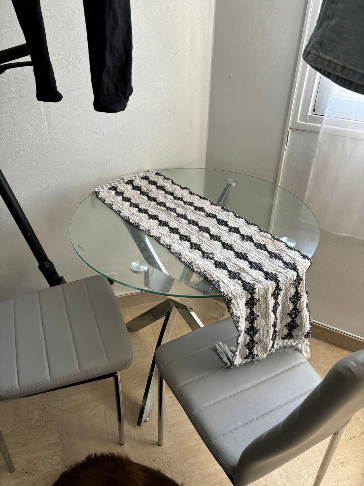 Table Ronde En Verre Et 4 Chaises