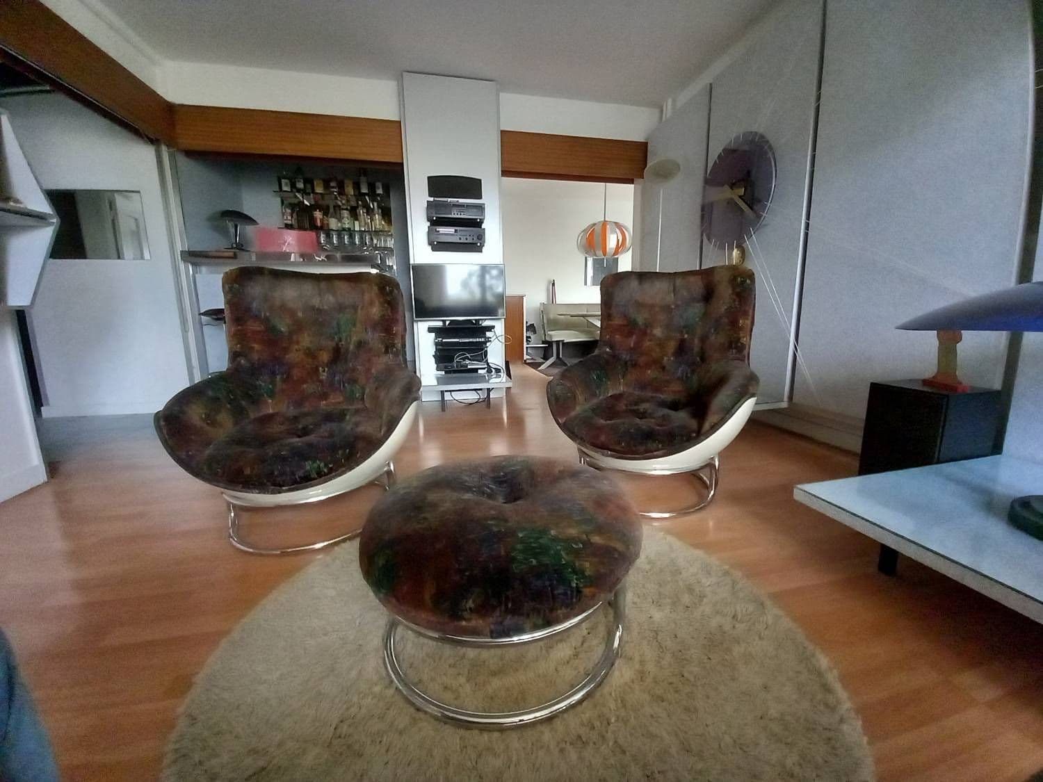 Vends Salon Michel Castelin En Tissus .Bon État Général.Lot Comprenant : 2 Fauteuils- 1 Canapé 3 Places Et 1 Ottoman.Prise En Charge Sur Nancy