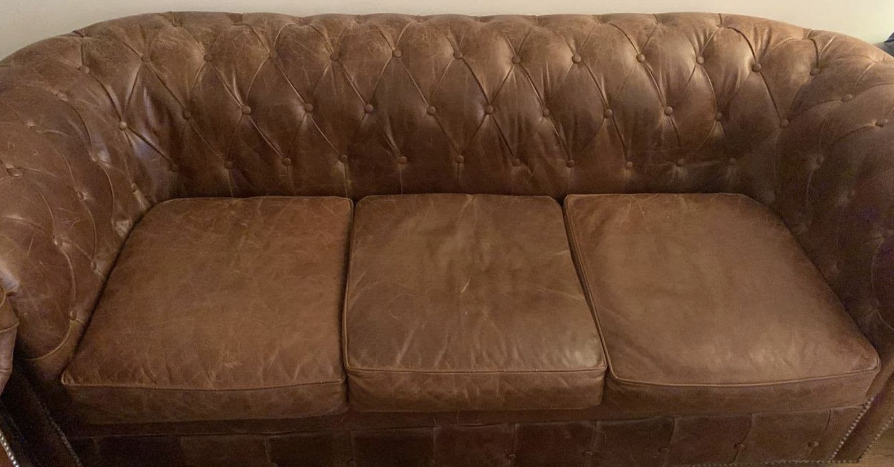Vente: Chesterfield - Canapé Vintage 3 Places En Cuir Capitonné (Maison Du Monde)