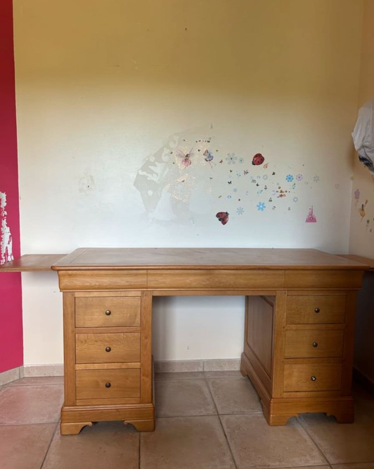 PMC10_vert. Bureau Ministre 9 tiroirs Emmanuel réalisé en Chêne Massif de style Louis Philippe