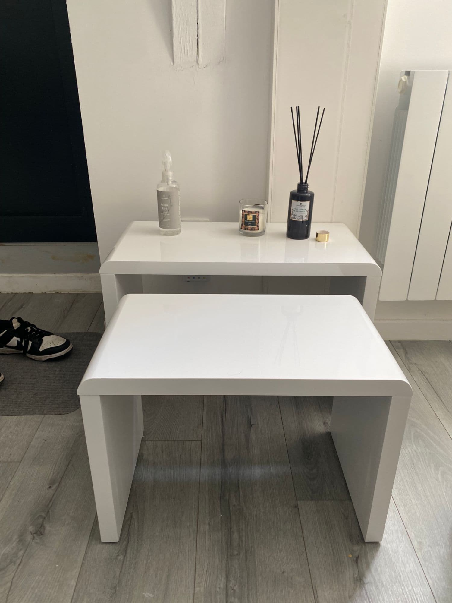 Table gigogne blanc laqué