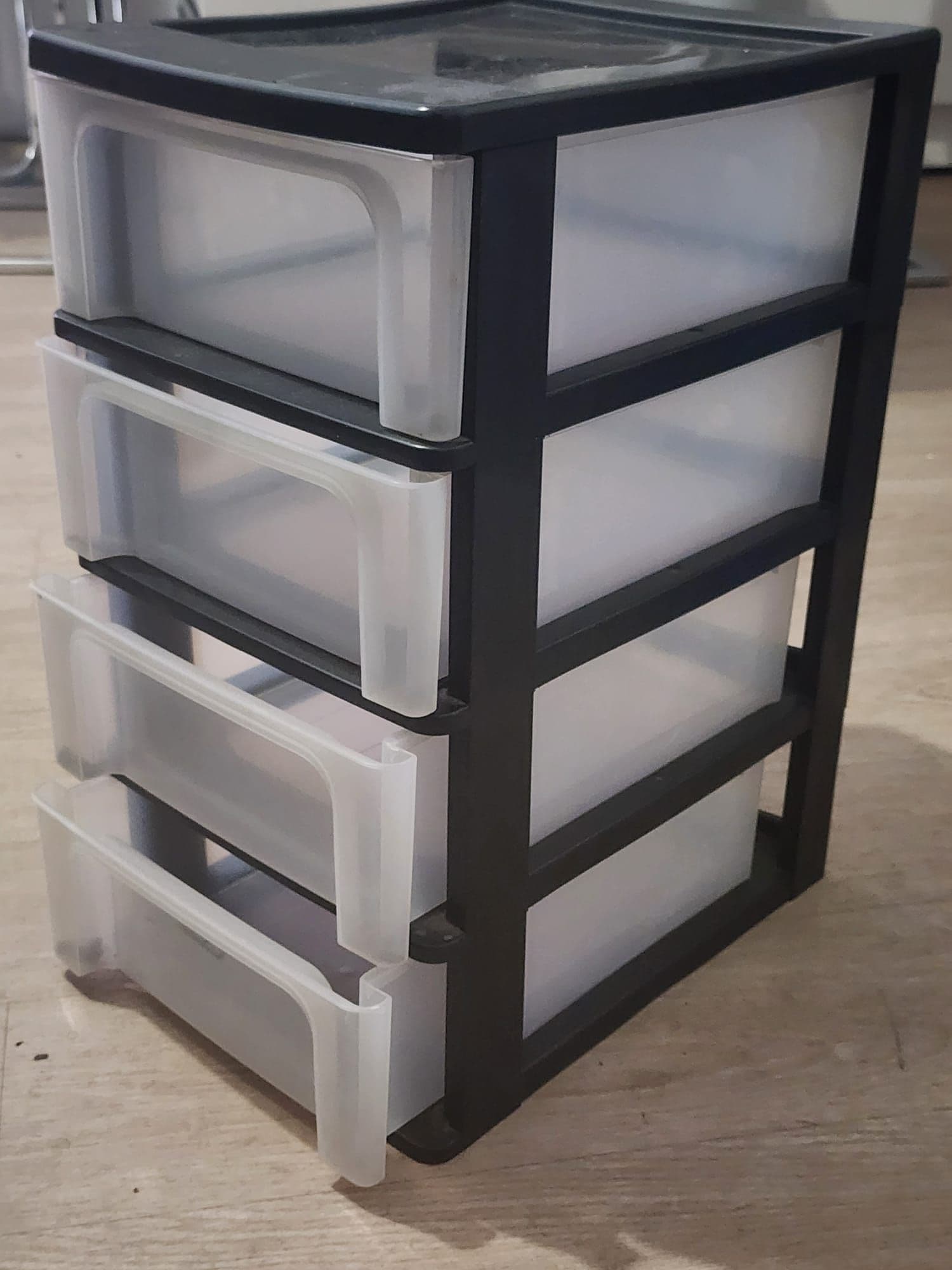 Rangement 4 Tiroirs Plastiques