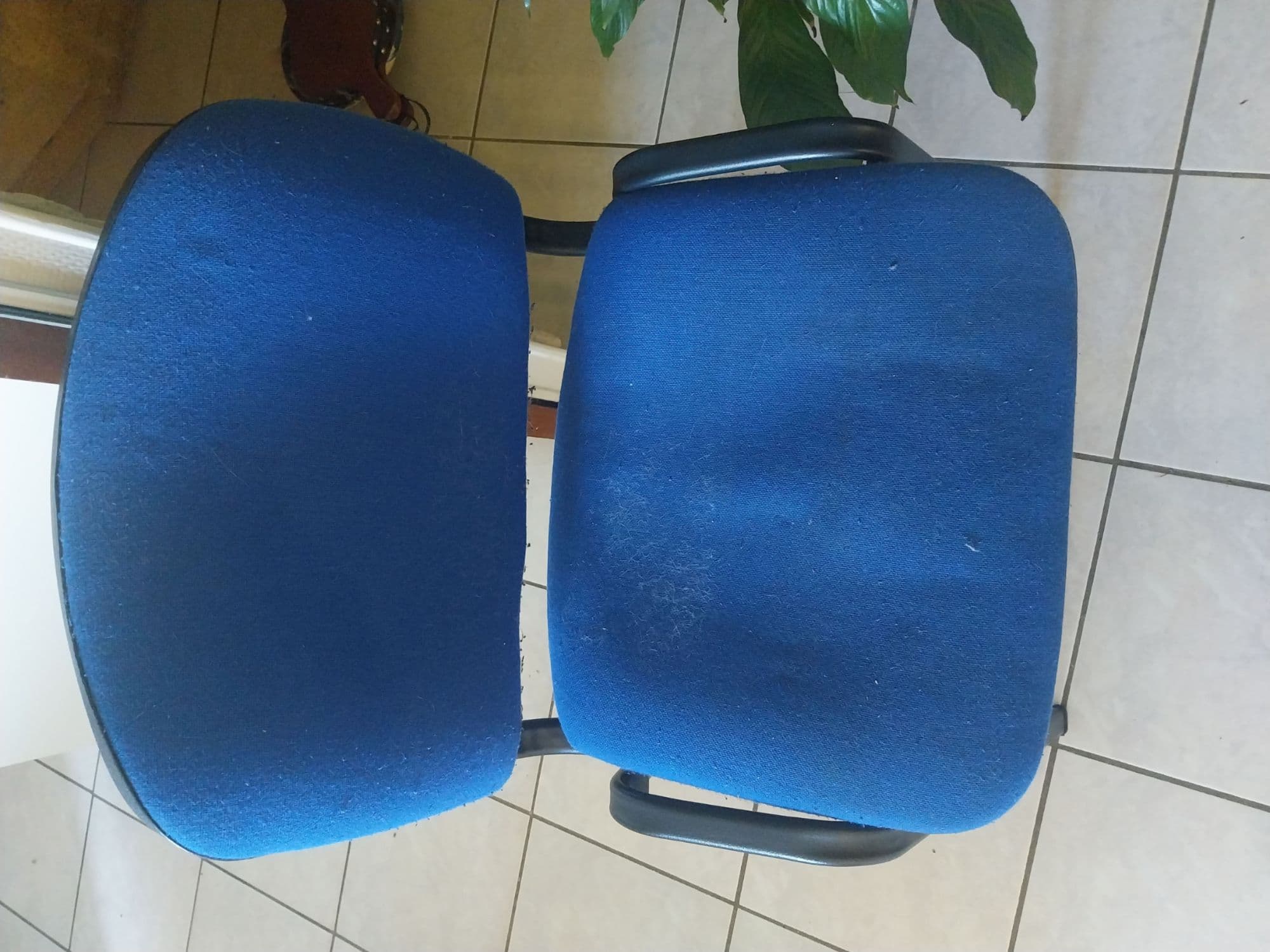 Chaises en tissu bleu en lot ou à l'unité