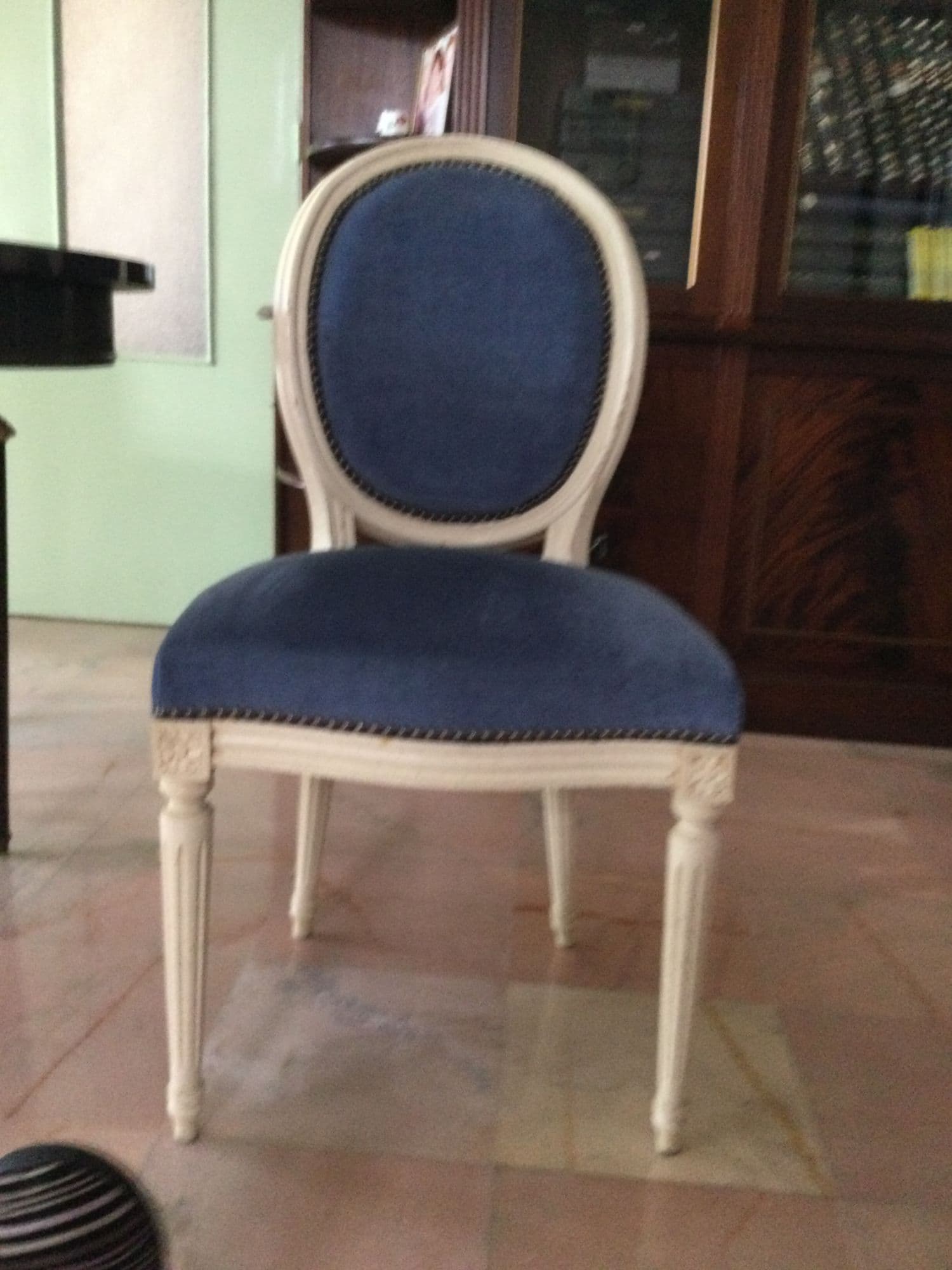 Lot de six chaises style Louis XVI