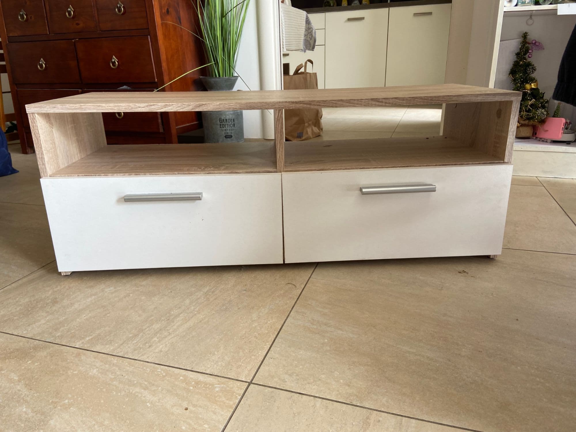 Vends Meuble Télé En Bois En Très Bonne État.