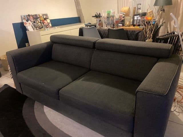 Vends Canapé Gris Largeur 89 Cm Et Longueur 1m90. Bonne Affaire, Cause Départ
