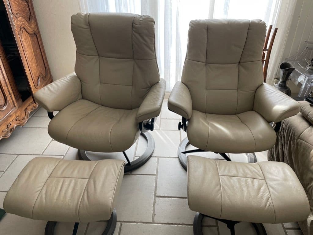 2 fauteuils Stressless avec repose pied