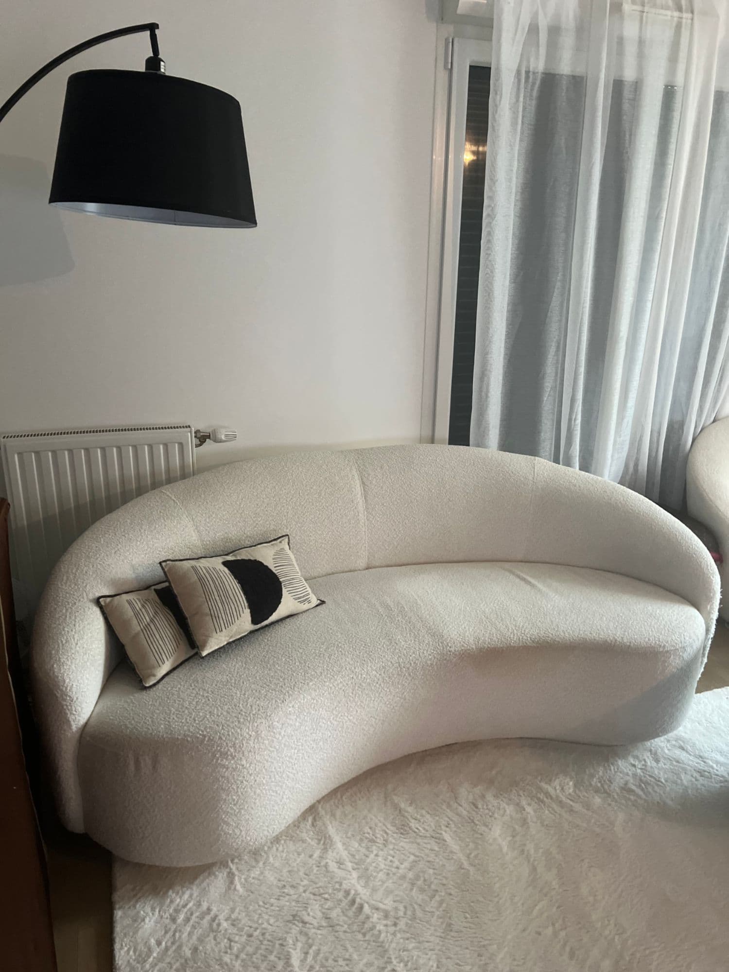 Canapé Arrondi Blanc Et Fauteuil