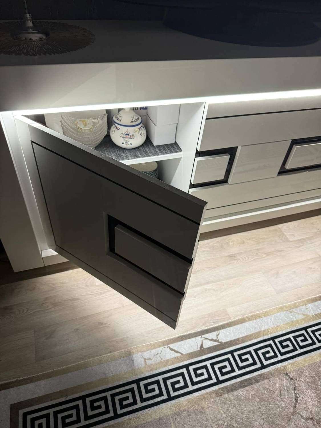 Meuble Bahut + Table