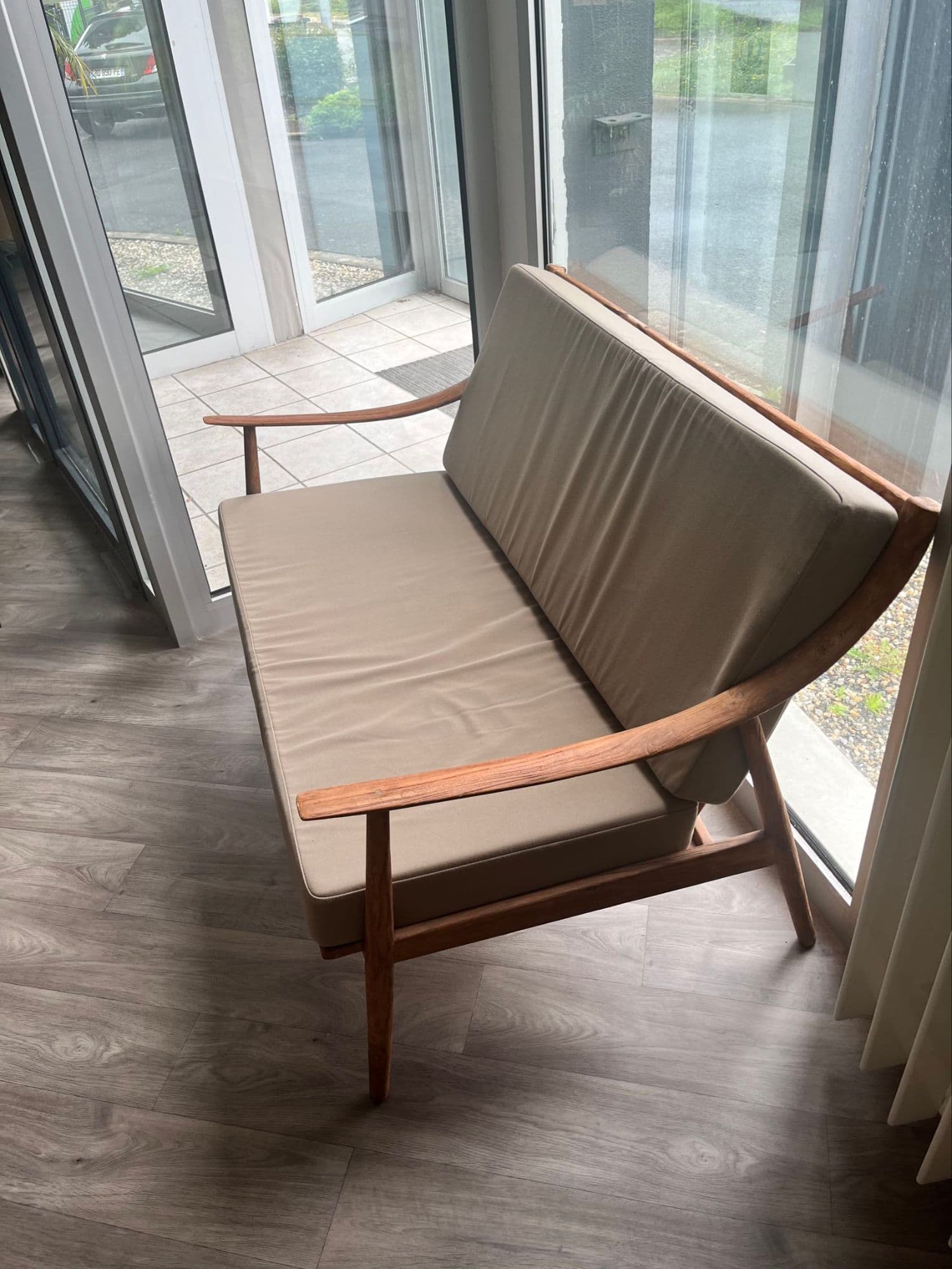 Sofa Avec Coussins En Tissu Et En Bois Teck Recyclé