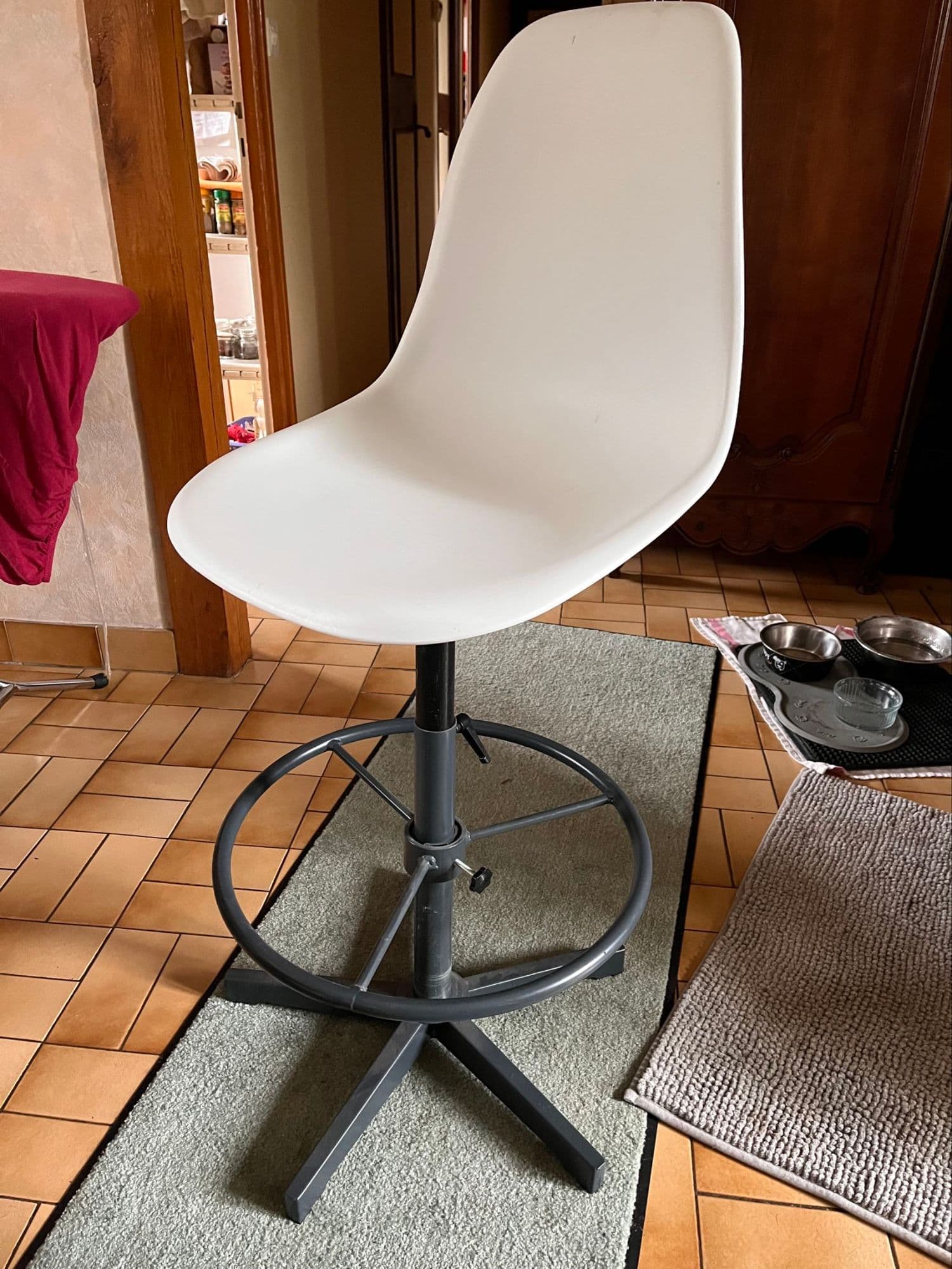 Lot 9 Tabourets Rénovés,