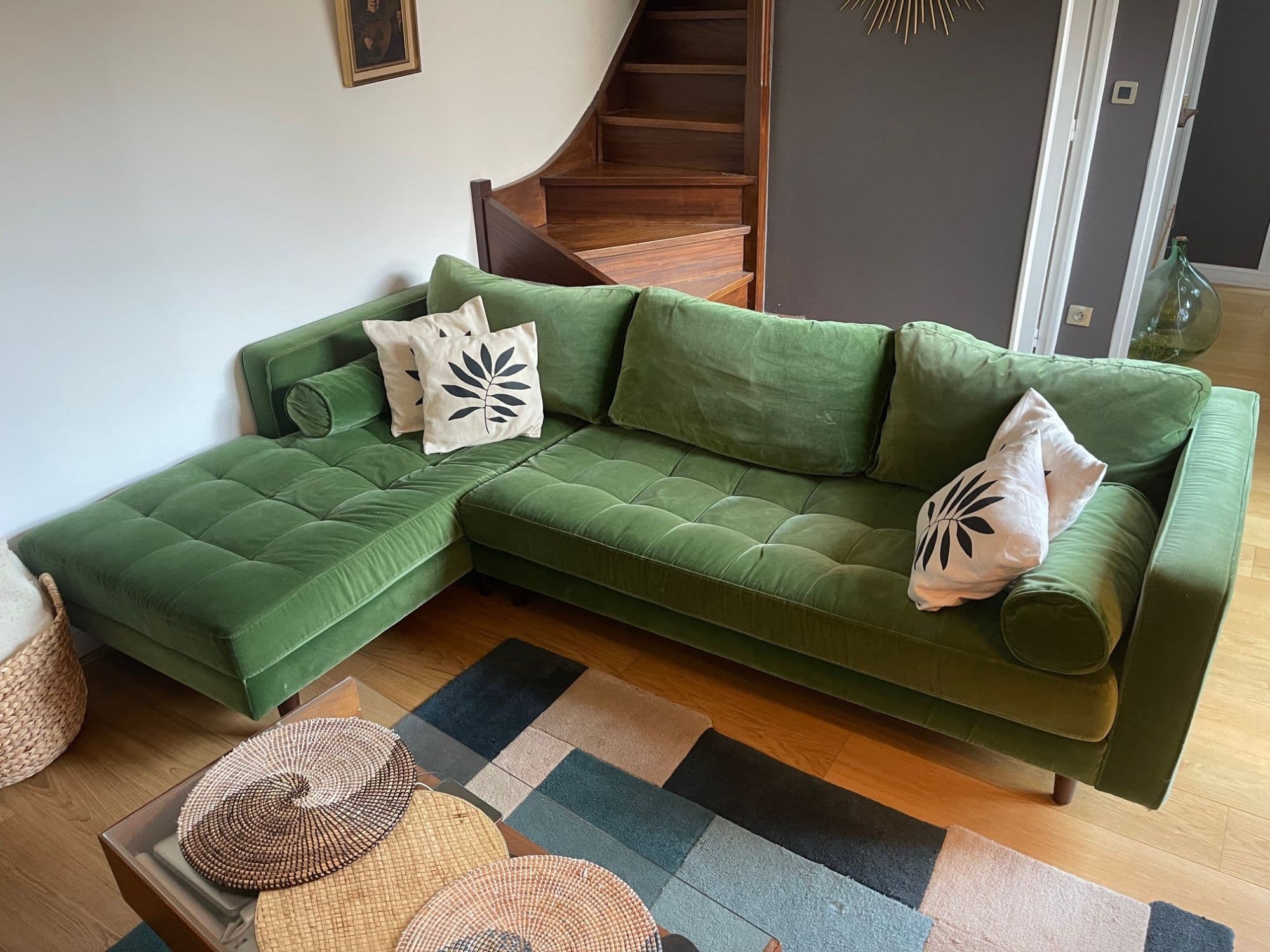 Canapé d'angle Scott Made (méridienne à gauche vue face) velour vert gazon