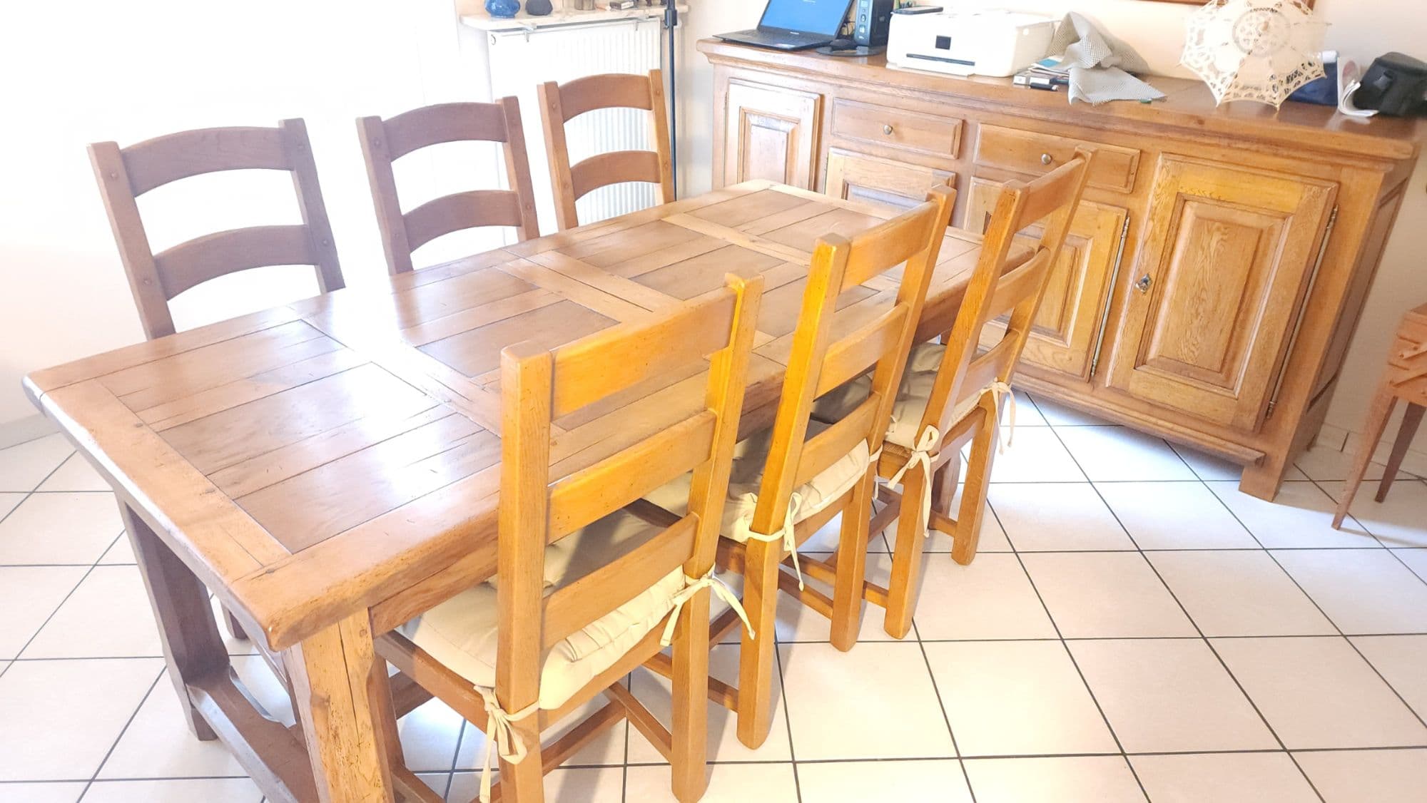 Salle À Manger Complète (Table Six Personnes + Deux Rallonges Donc Pour 10 Personnes - Six Chaises - Buffet Deux Tiroirs + 4 Placards) Le Tout En Bois Massif