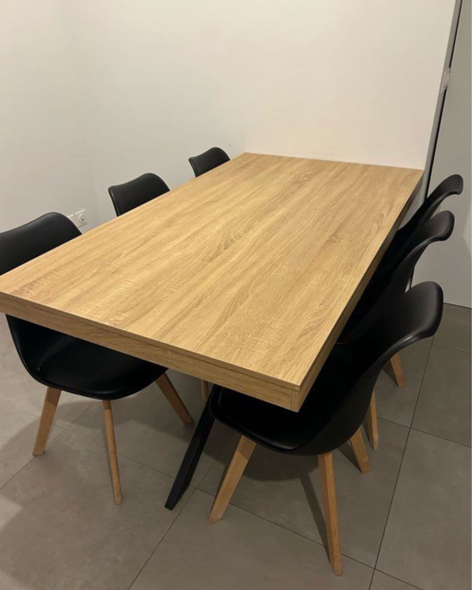 Table 6 Chaises Confo