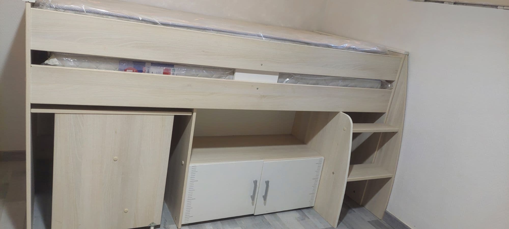 2 Lits Enfants Avec Bureaux Et Rangements