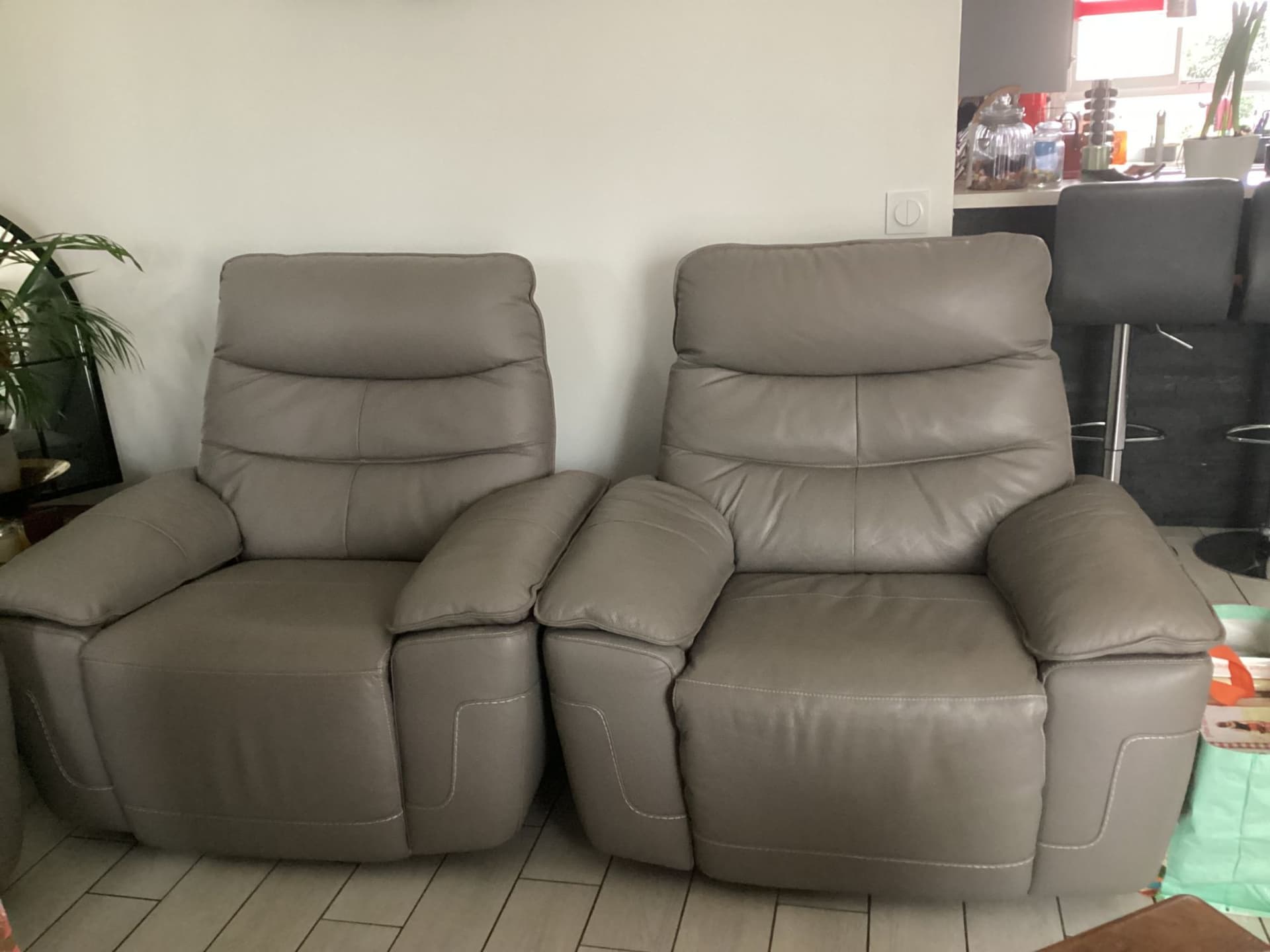 Canapé et fauteuils (le tout électrique)