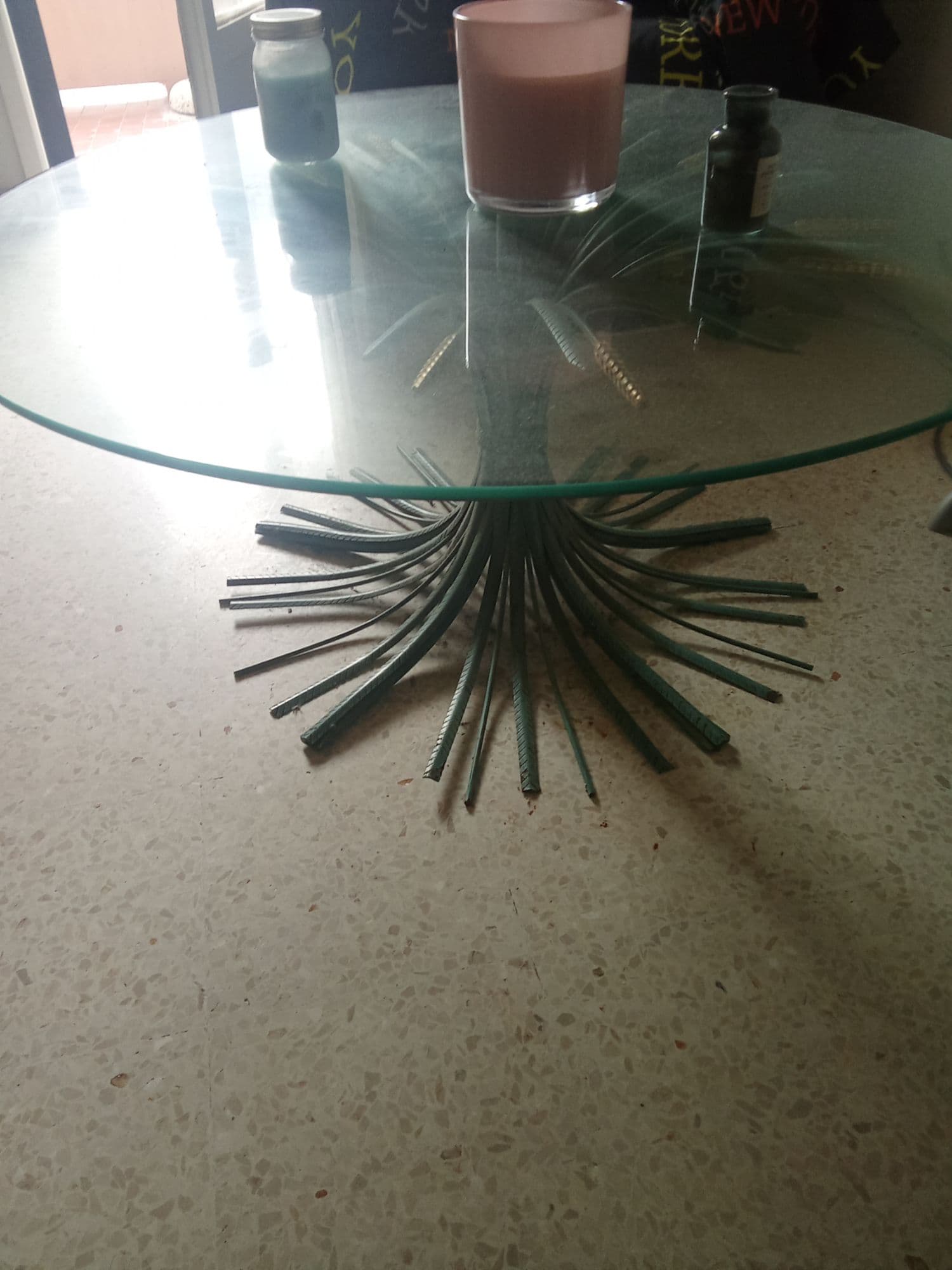 Table Basse En Verre Estimé À 400€