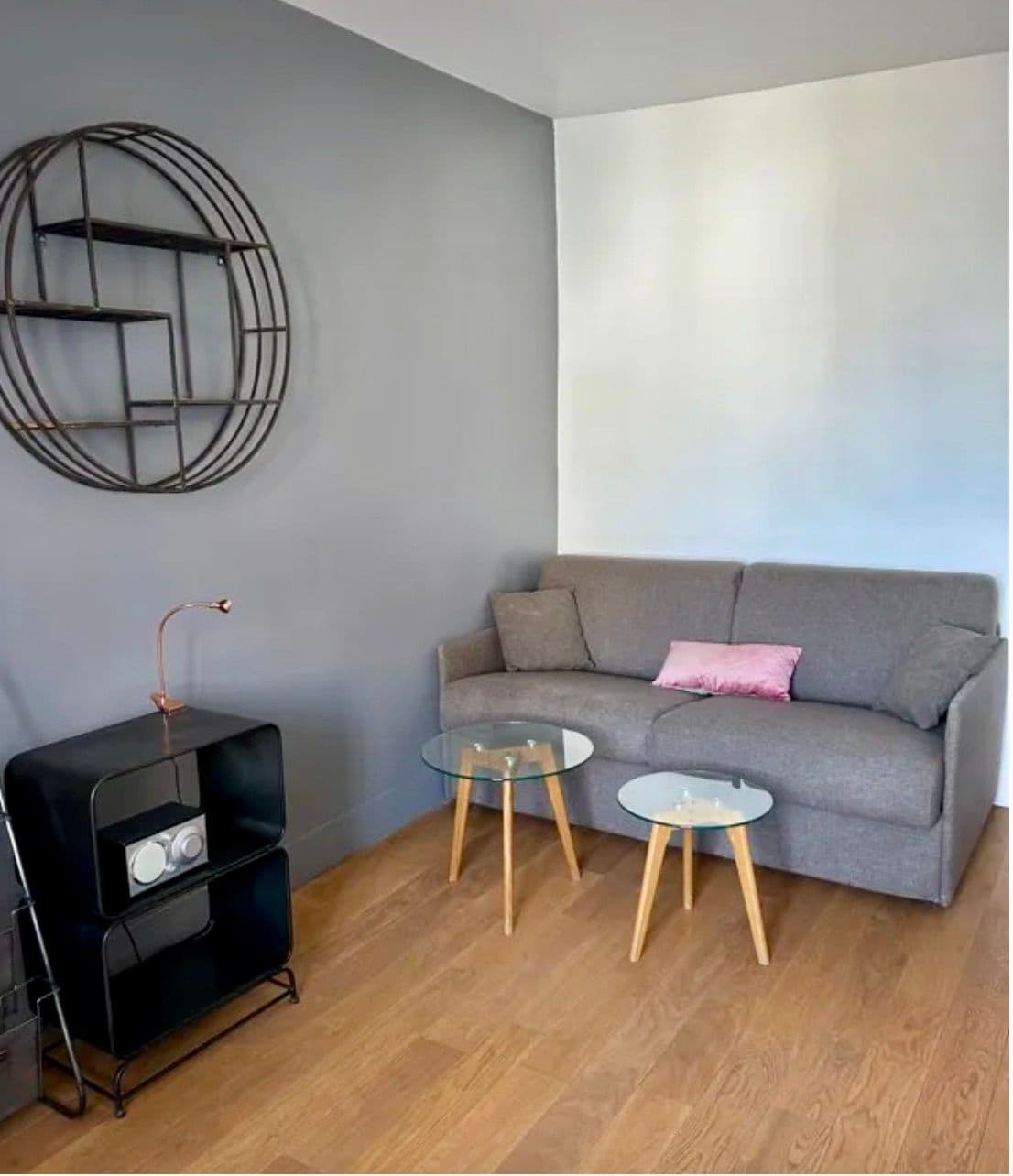 Canapé-Lit Gris Convertible, Excellent État