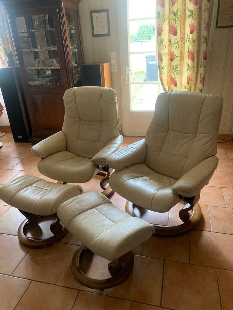 2 Fauteuils Relax En Cuir Presque