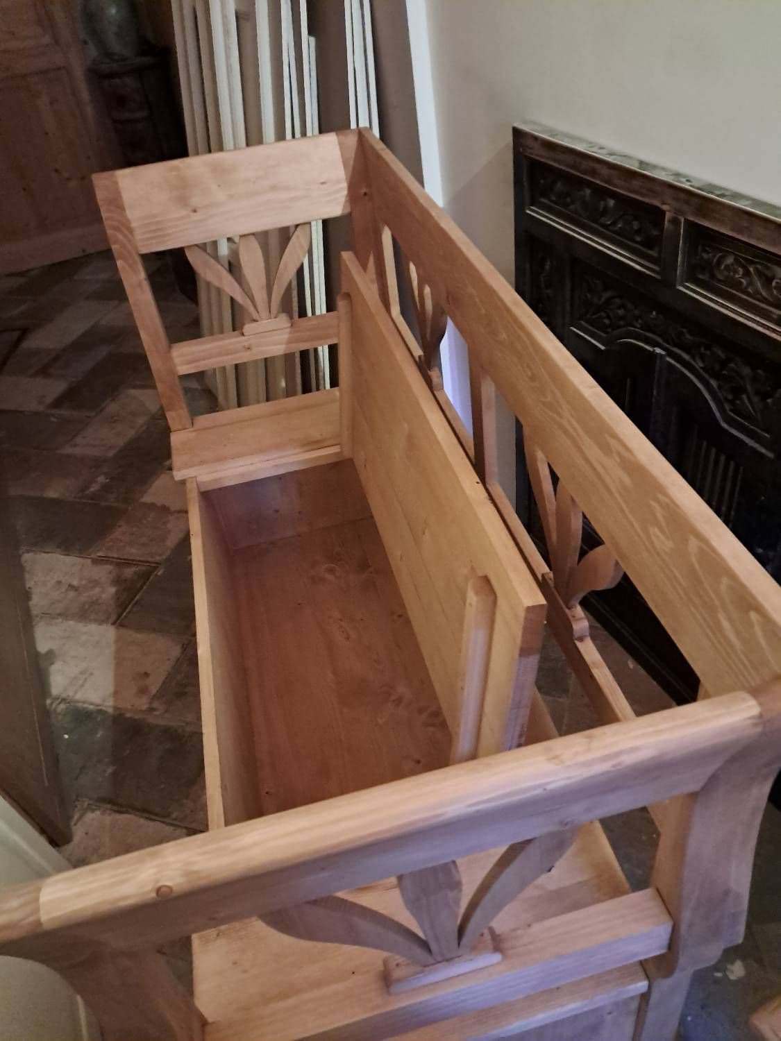 Banc Coffee Campagnard En Pin Massif Avec Accoudoirs 130cm