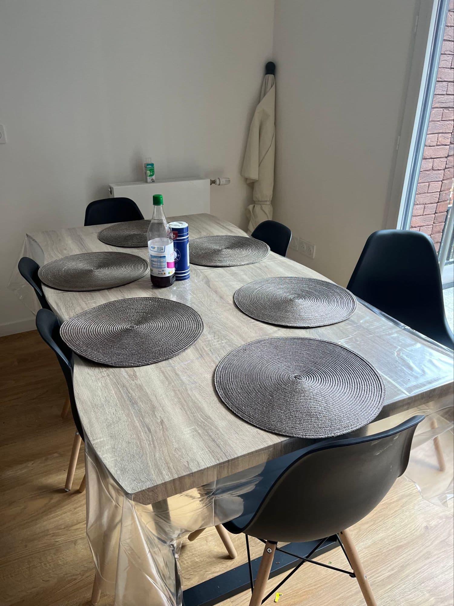 Table À Manger + Chaises
