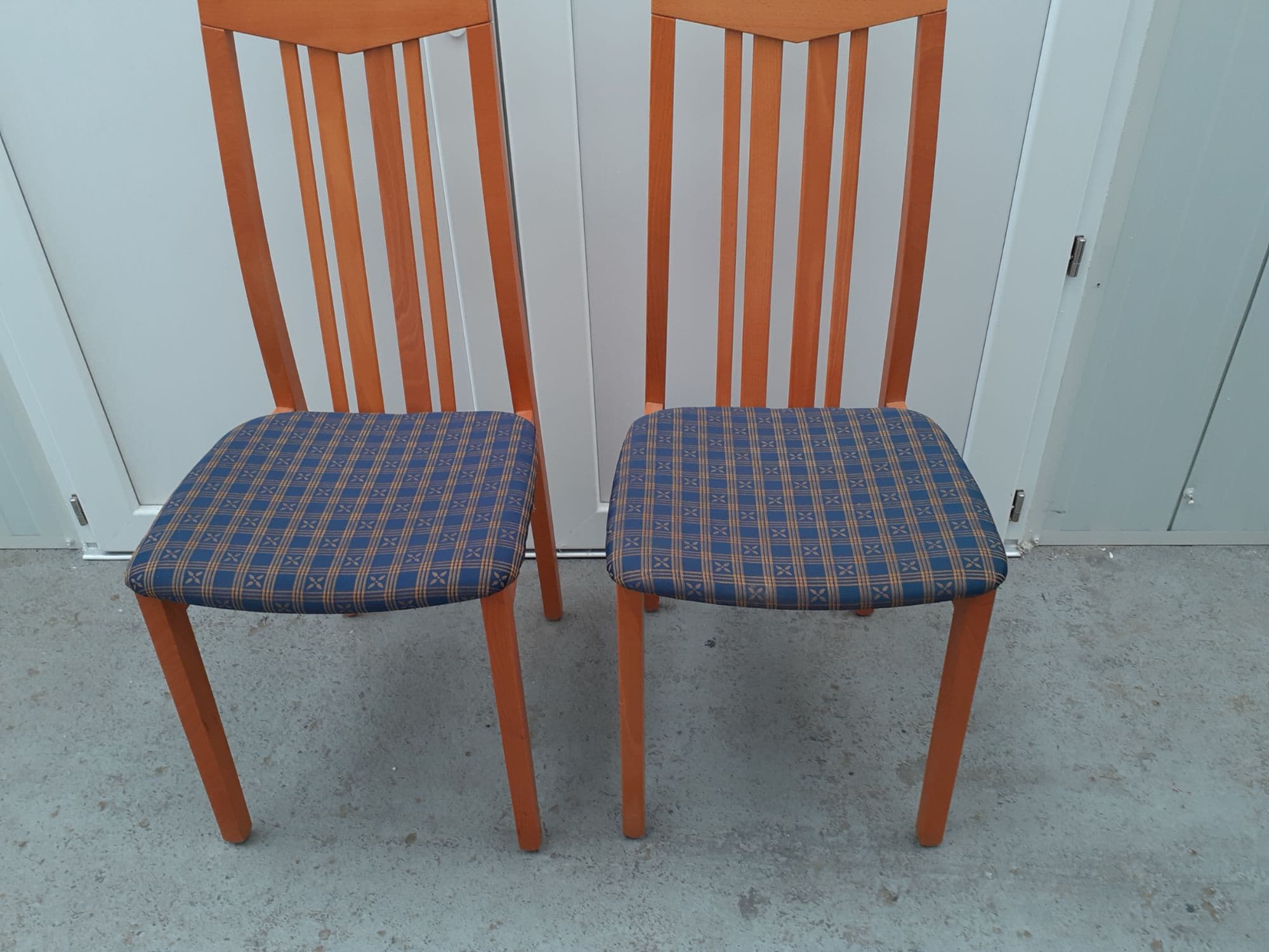 Deux chaises structure en hêtre