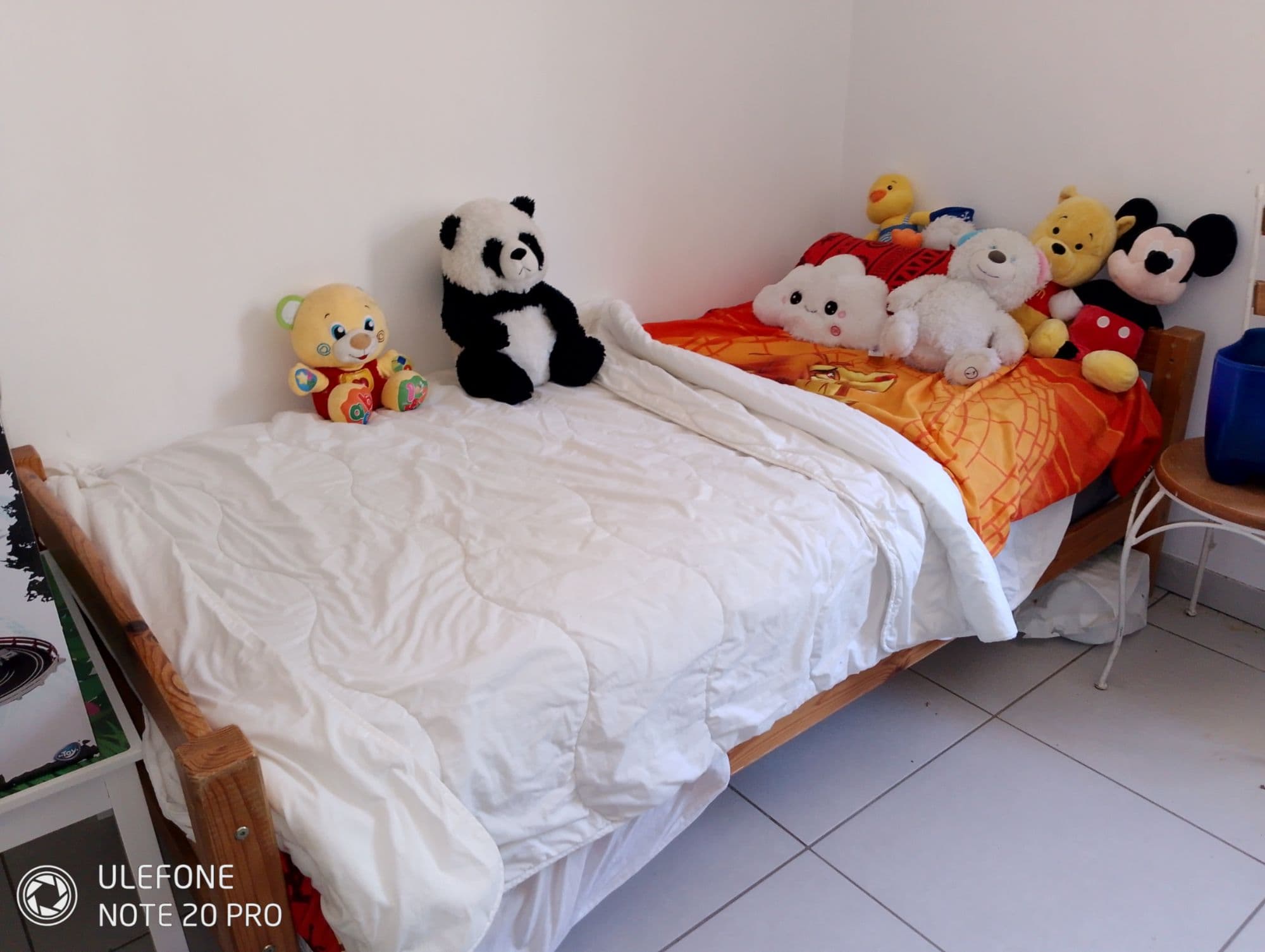 Vendre Deux Lits Pour Enfants+ Deux Matelas&amp; Deux Sommier Cordialement