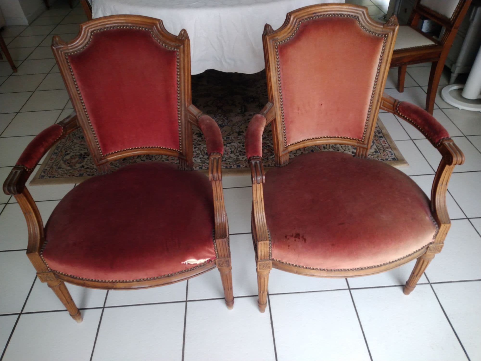 2 Fauteuils Cabriolets Anciens ( Louis Xvi )