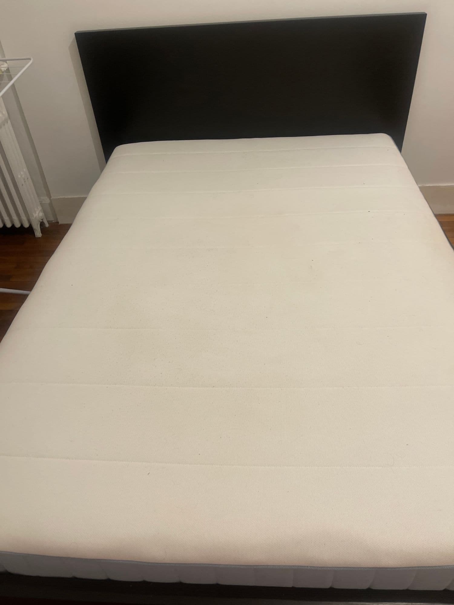 Bonjour Je Vends Mon Lit Deux Places Acheté Chez Ikea Utilisé Deux Fois État Excellent