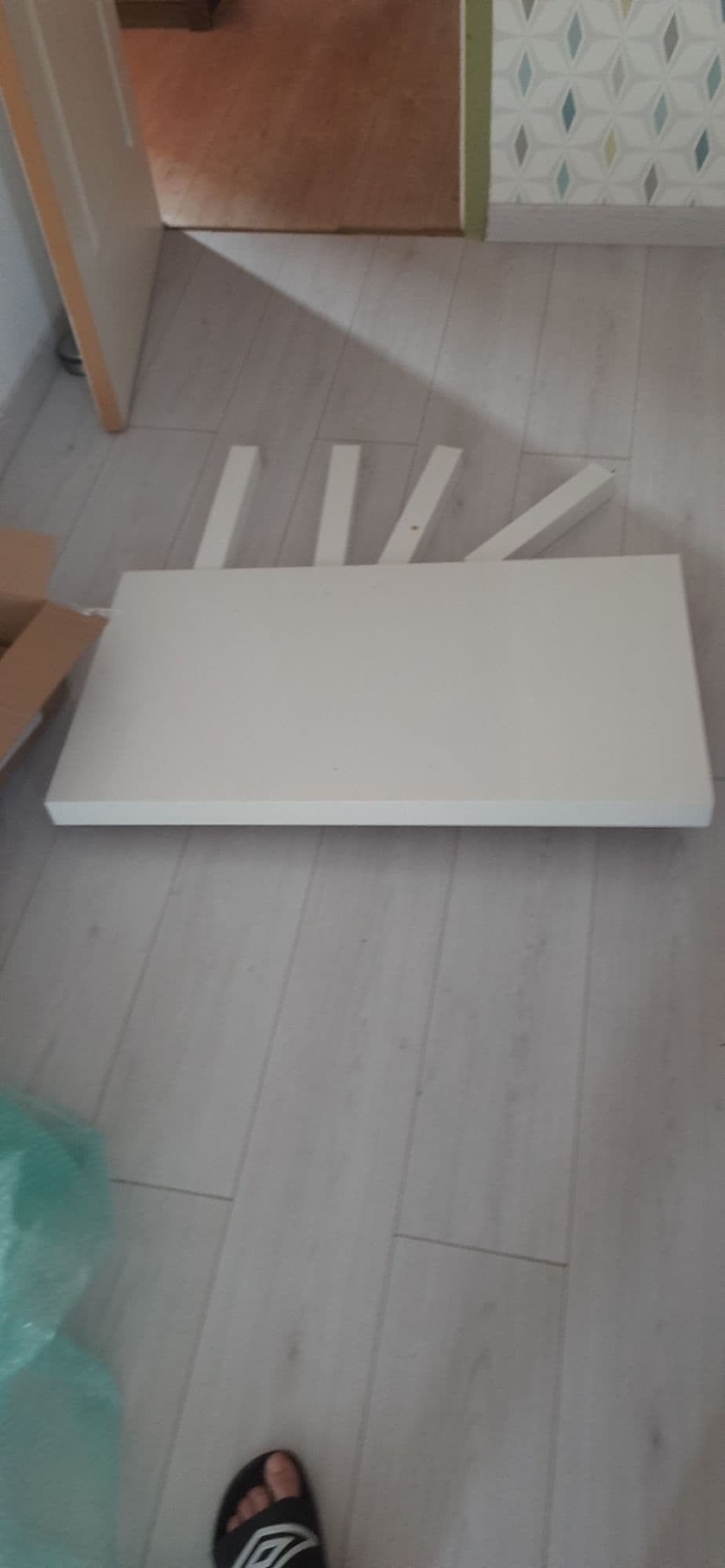Petite Table Pour Enfant Avec Deux Canapés