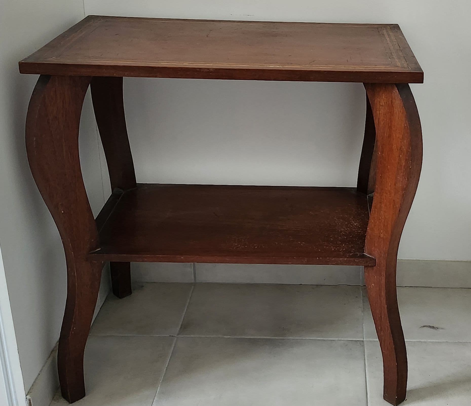 Table d appoint en acajou datant de 1957