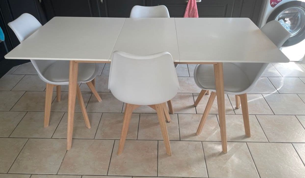 Table Et Chaises Scandinave