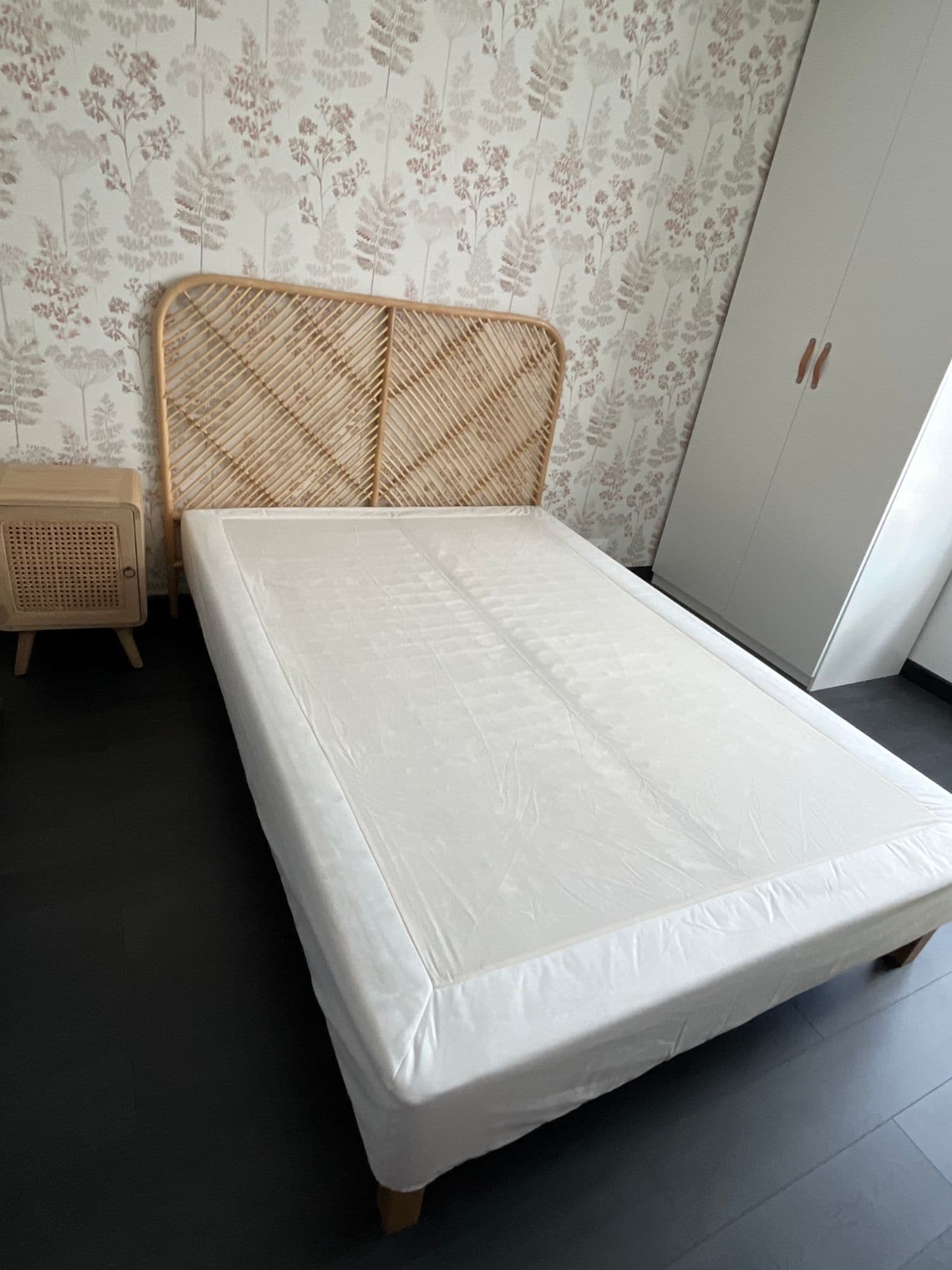 Matelas et sommier IKEA