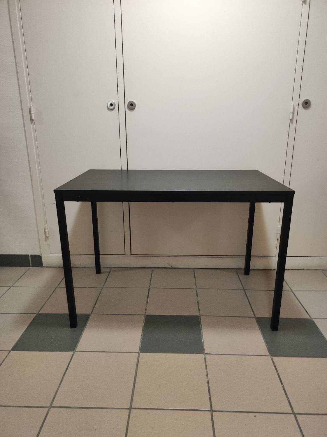 Table Noire Ikea