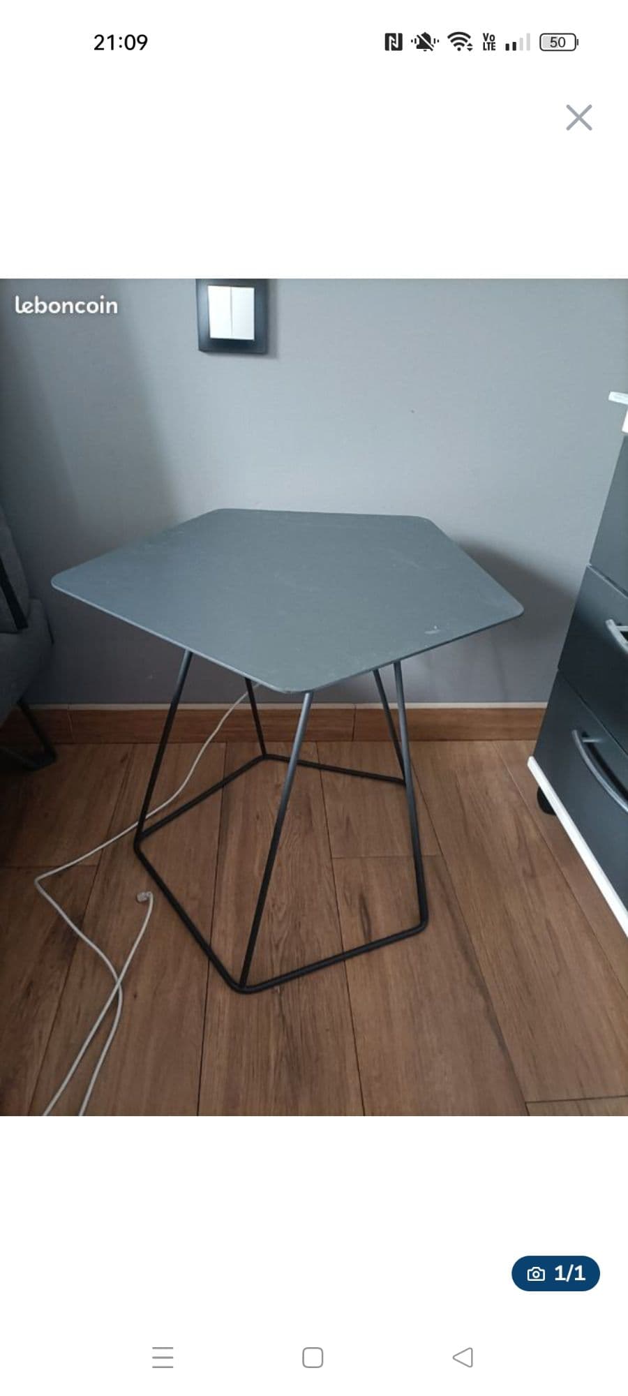 s 2 Tables De Chevet Design Marque Tectonic, Acier Verni Avec Plan En Tôle Pleine Coloris Anthracite. Diamètre 510mmxh430mm. Prix 451â¿¬ Les 2 à L'Appuie