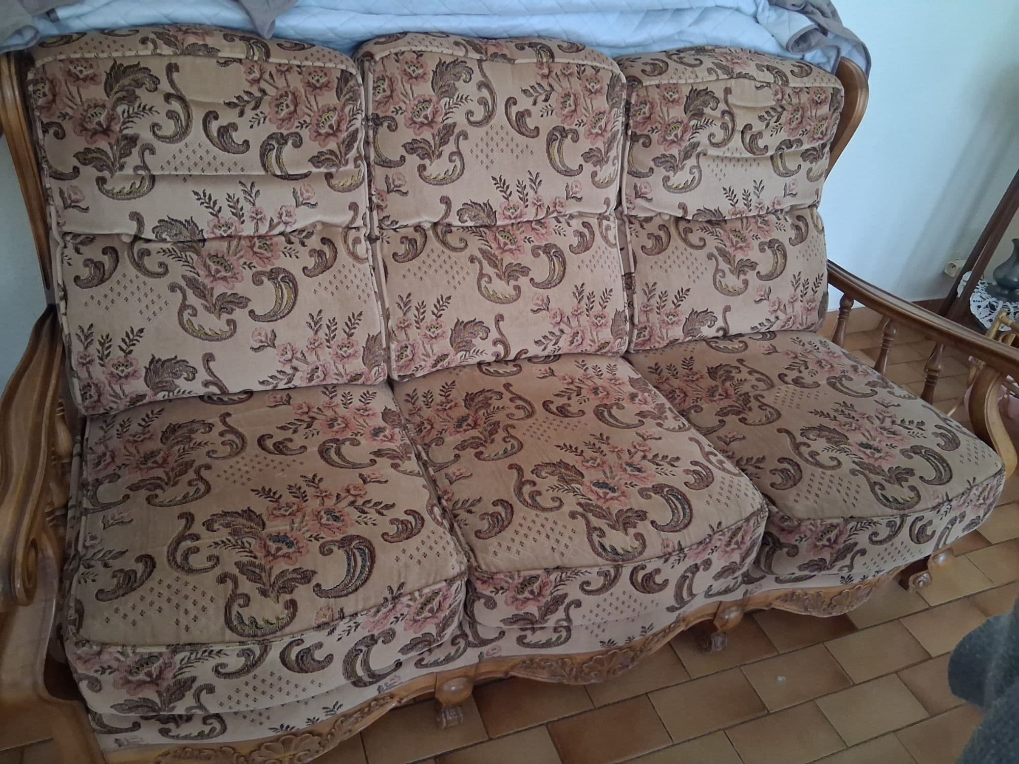 Vends Canapé 3 Places Avec Couchage 2 Places En Bon État A Venir Chercher Sur Place Pas De Livraison